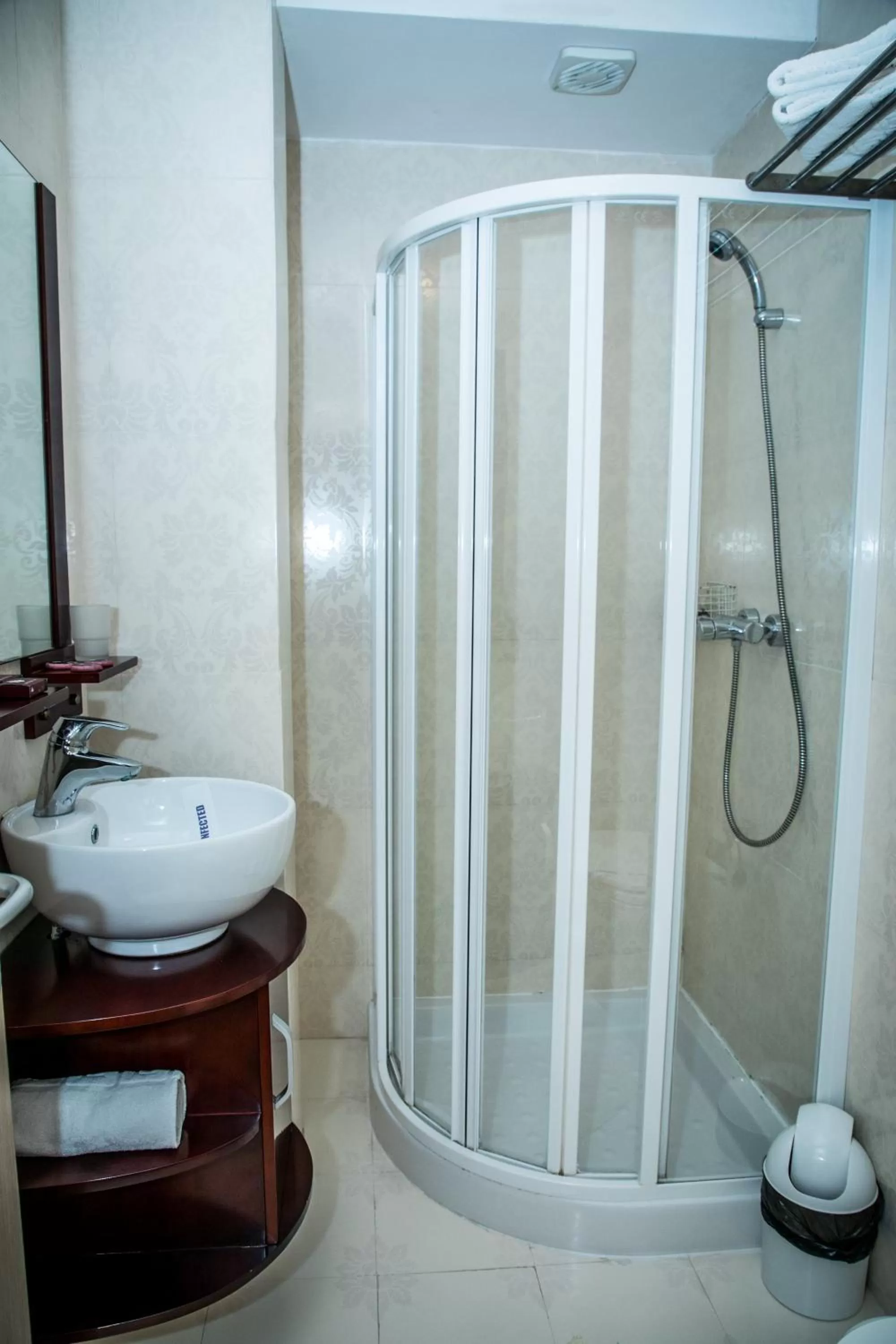 Shower in Hotel Megalos