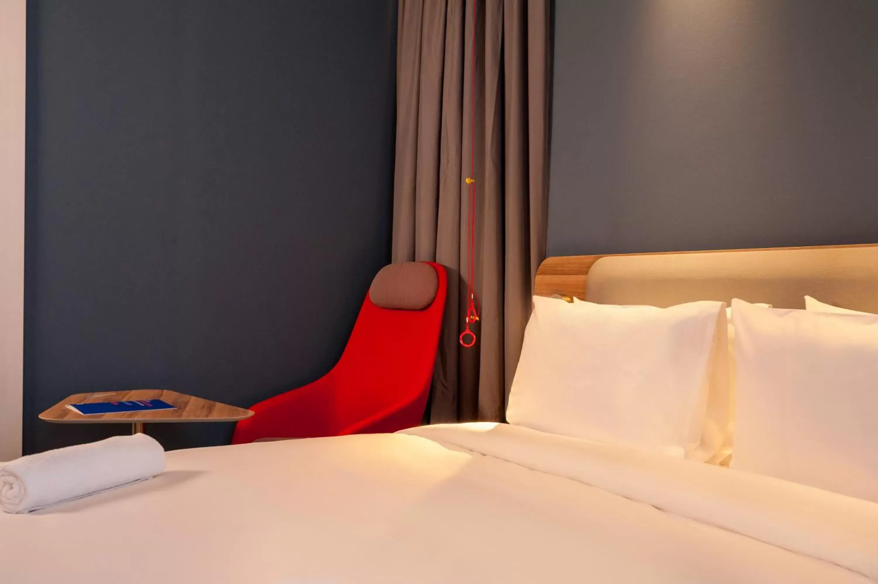 Bedroom, Bed in Holiday Inn Express Tbilisi Avlabari, an IHG Hotel