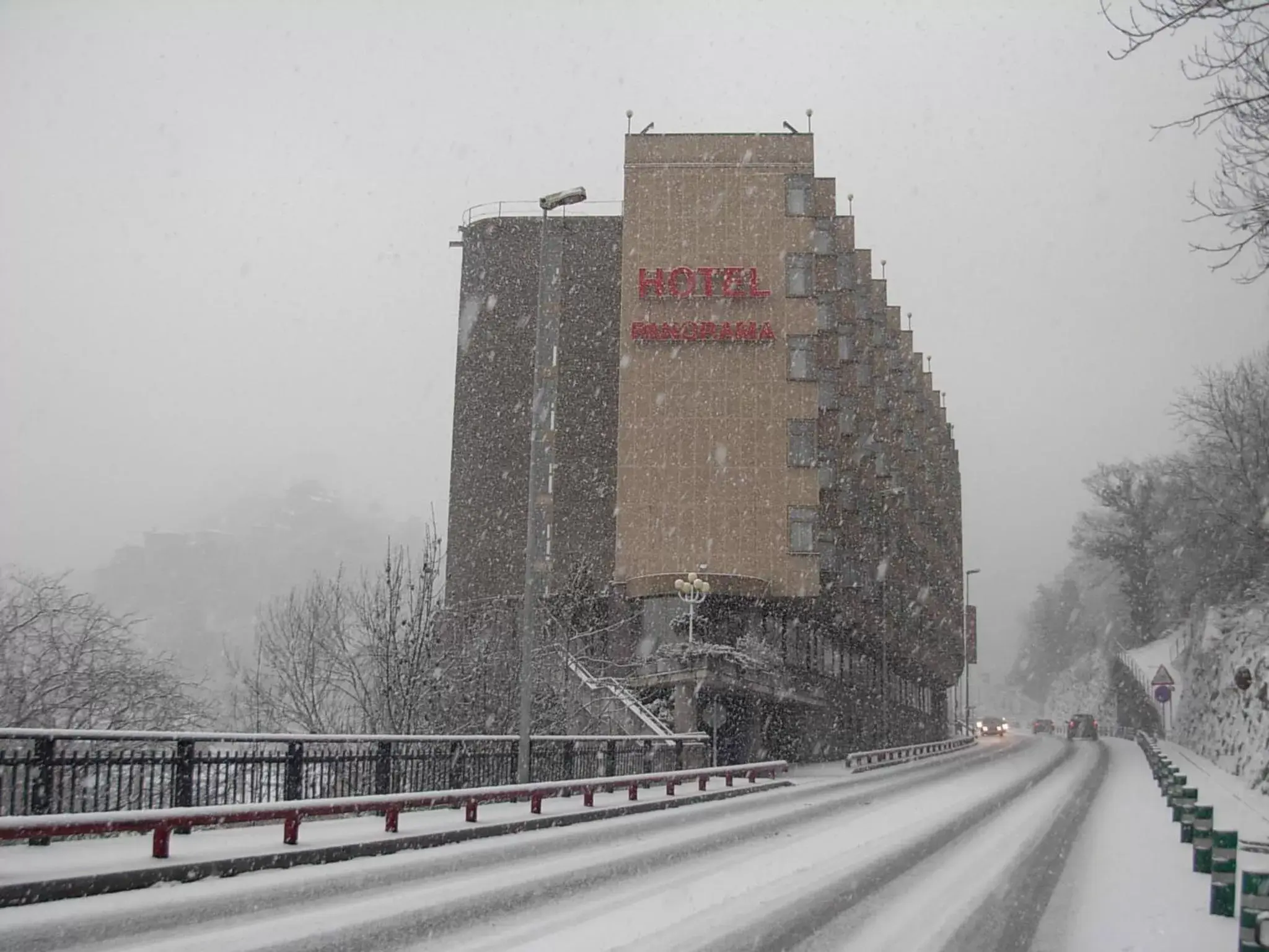 Facade/entrance, Winter in Hotel Panorama