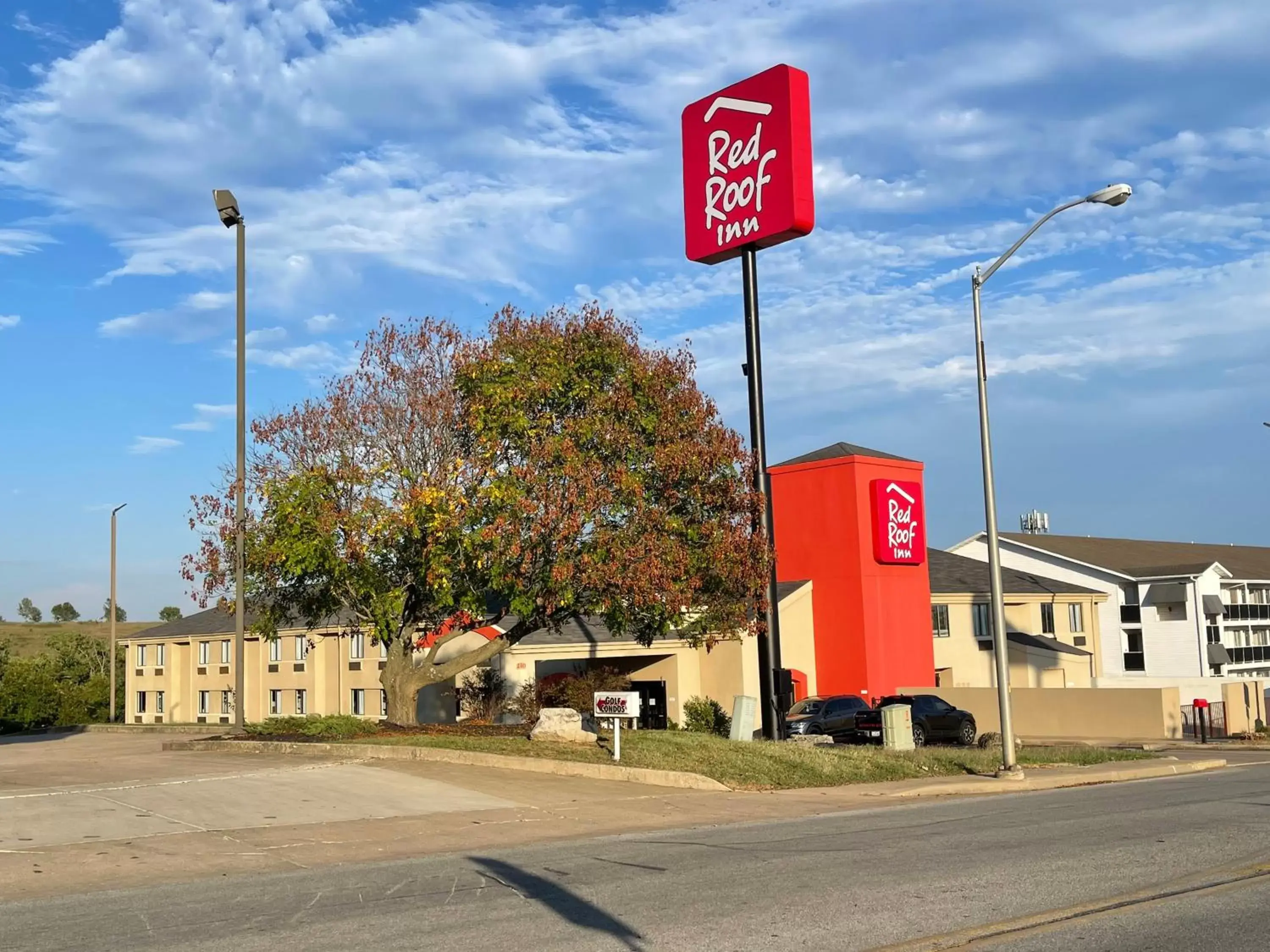 Property Building in Red Roof Inn Branson