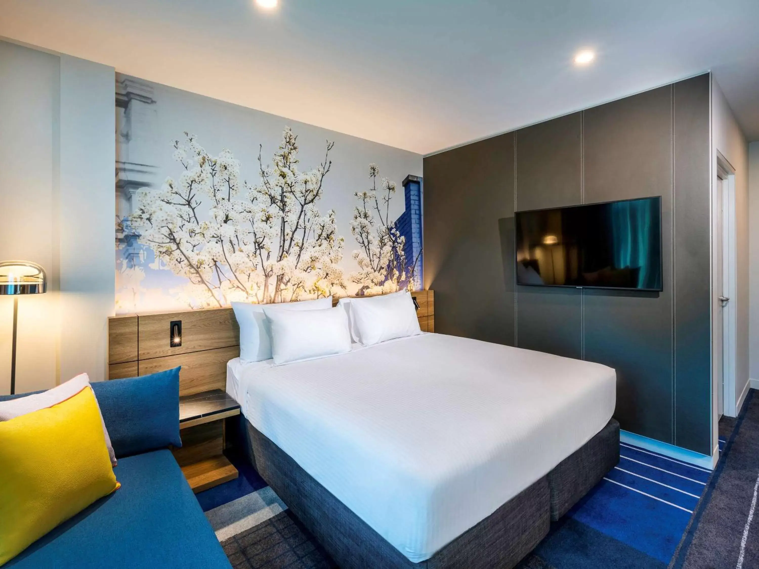 Photo of the whole room, Bed in Novotel Melbourne Preston