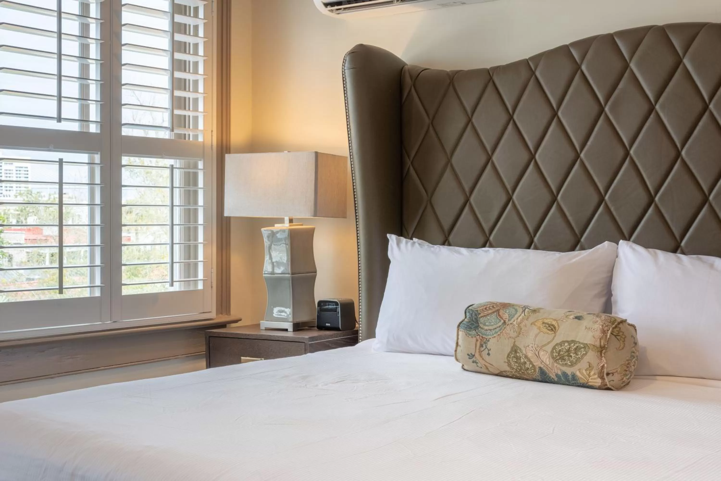 Bed in Andrew Pinckney Inn