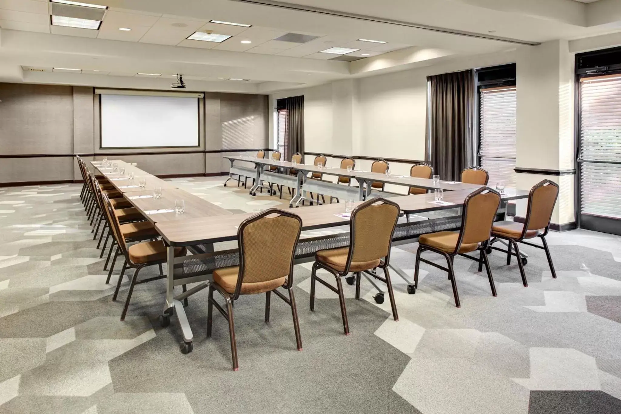 Meeting/conference room in Candlewood Suites - Cincinnati Northeast - Mason, an IHG Hotel