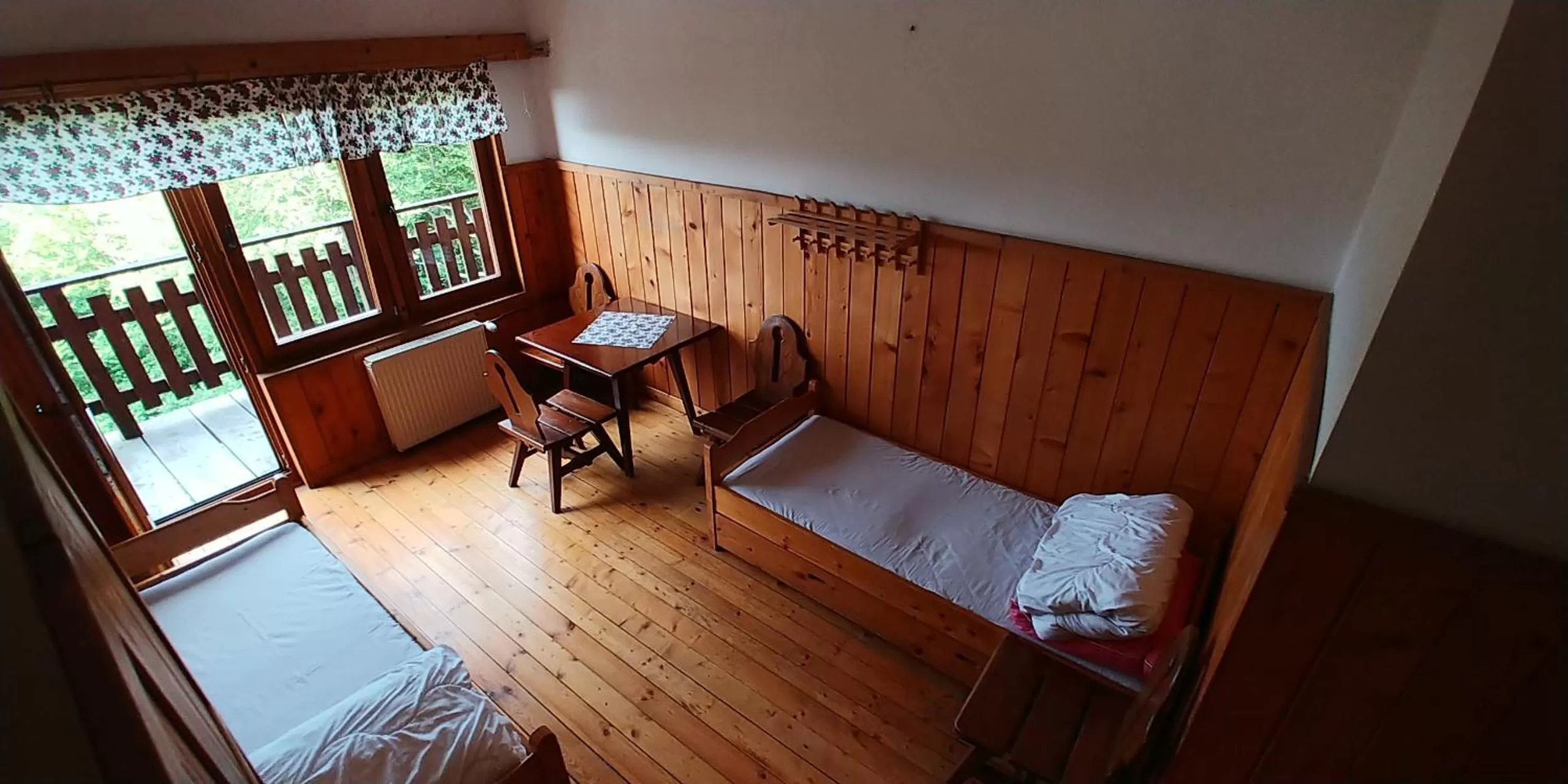 Triple Room with Balcony in Schronisko PTTK na Jaworzynie Krynickiej