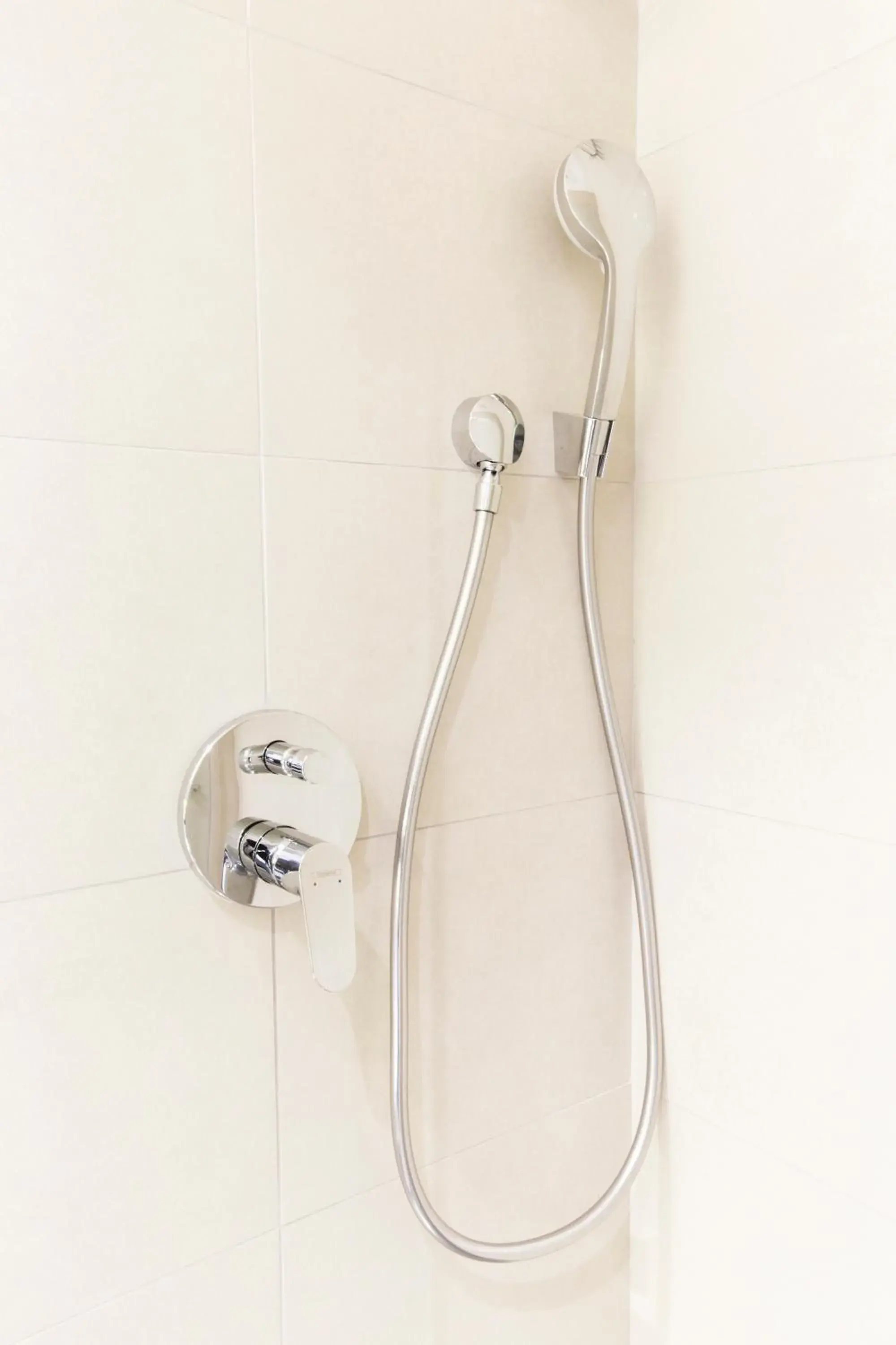 Shower, Bathroom in Zeniva Hotel