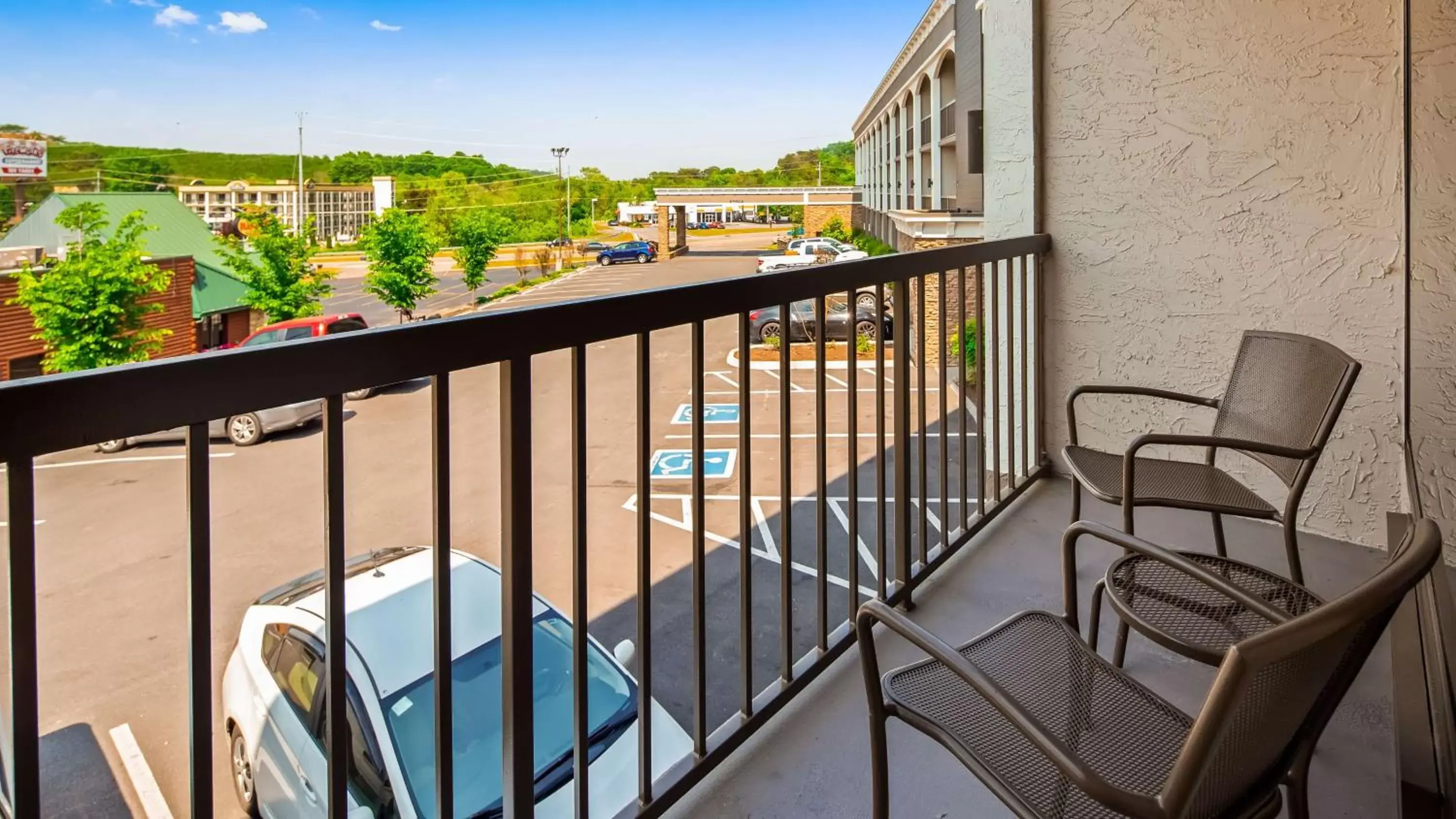 Photo of the whole room, Balcony/Terrace in Best Western Sevierville/Kodak Inn