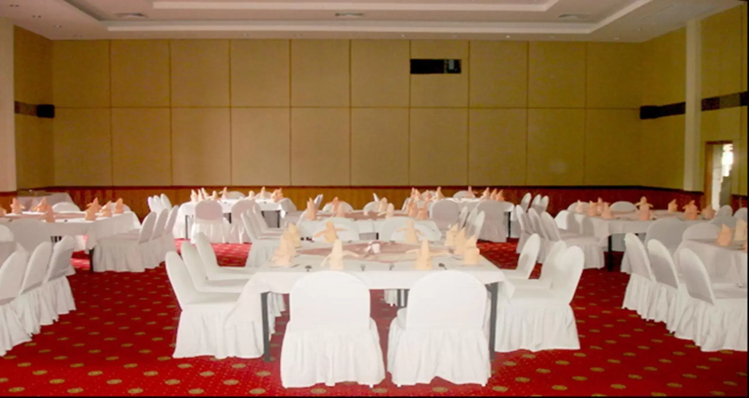 Banquet/Function facilities, Banquet Facilities in Purimas Beach Hotel & Spa