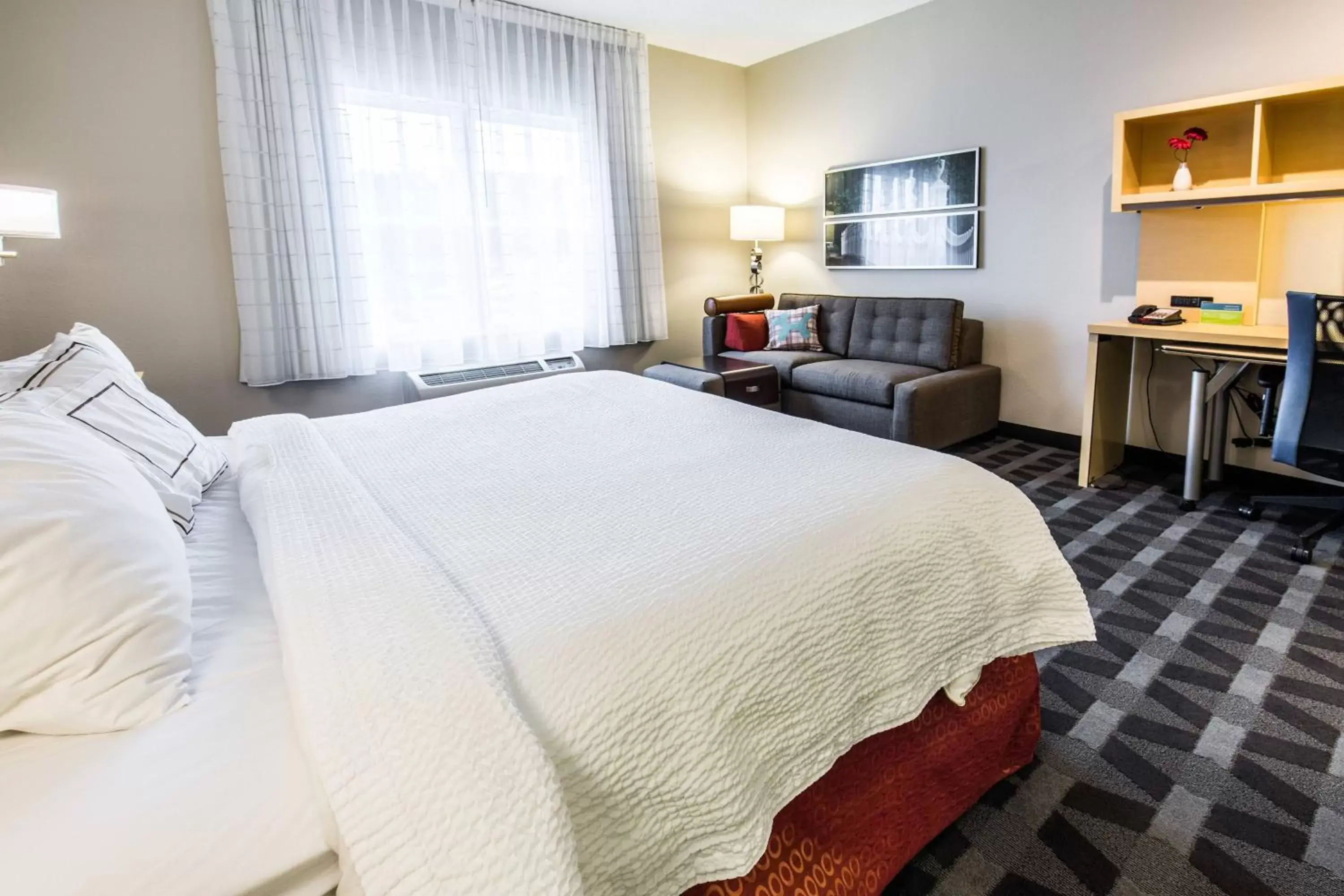 Bedroom, Bed in TownePlace Suites by Marriott Gilford