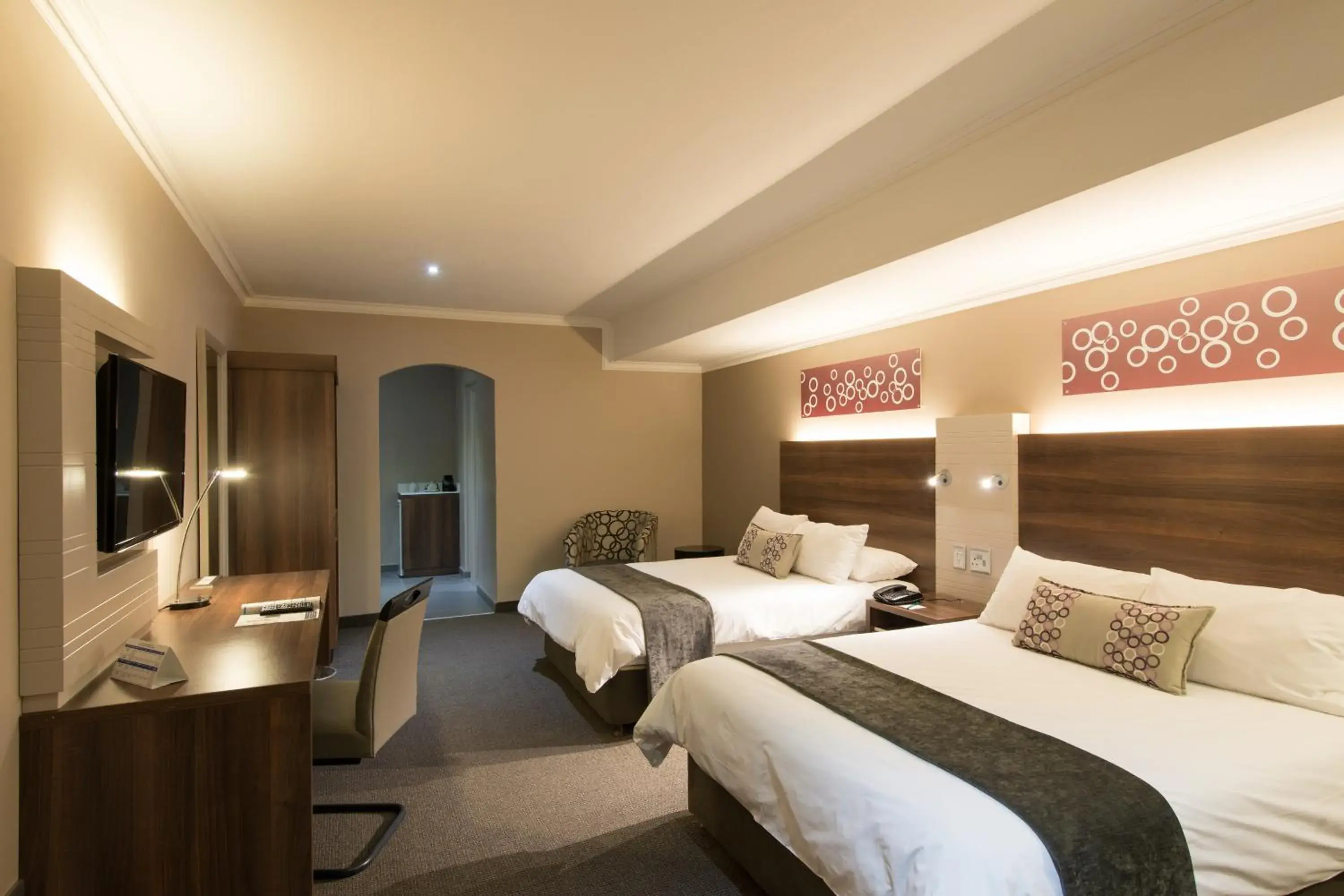 Bedroom, Bed in Birchwood Hotel and OR Tambo Conference Centre