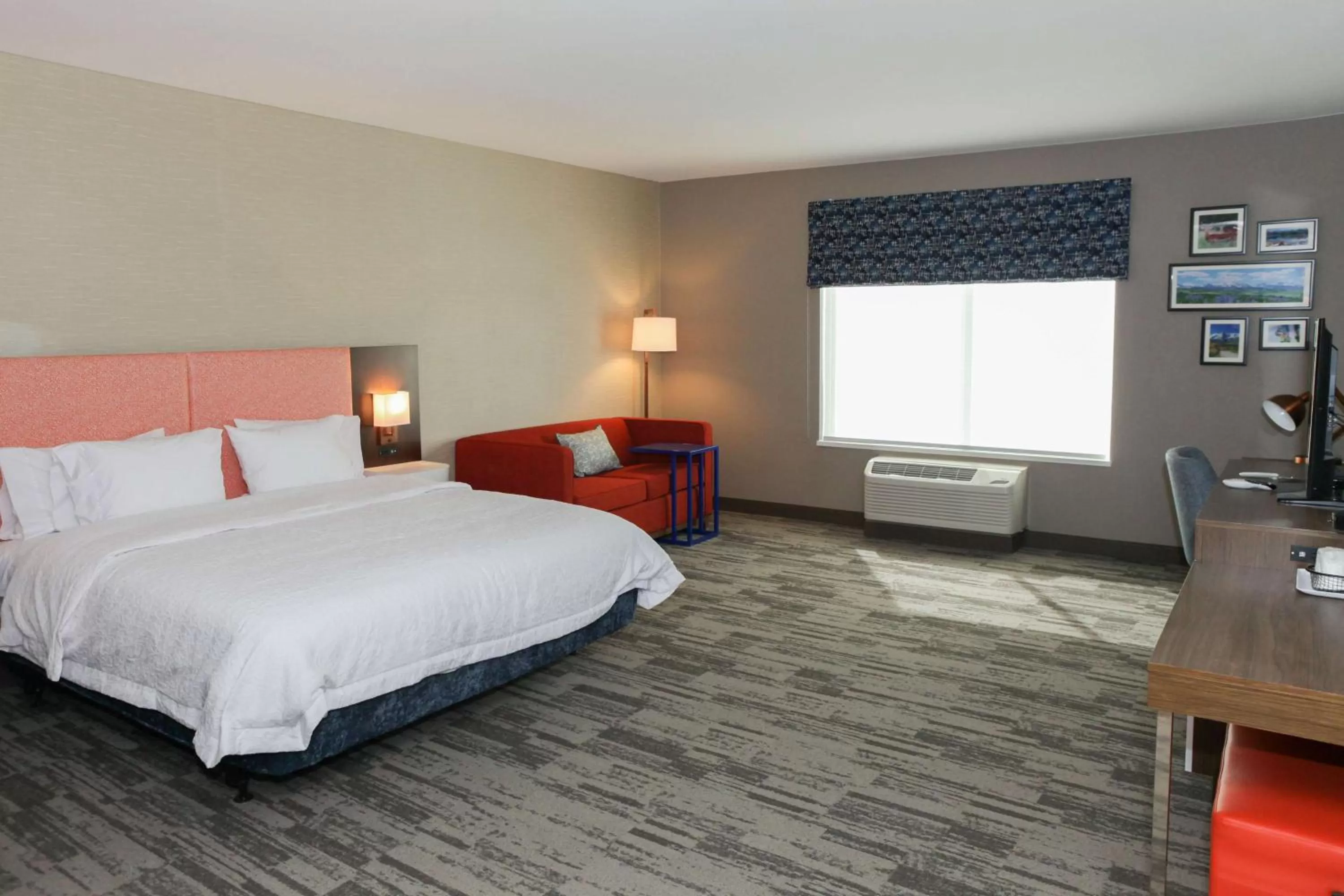 Bedroom, Bed in Hampton Inn & Suites Lafayette