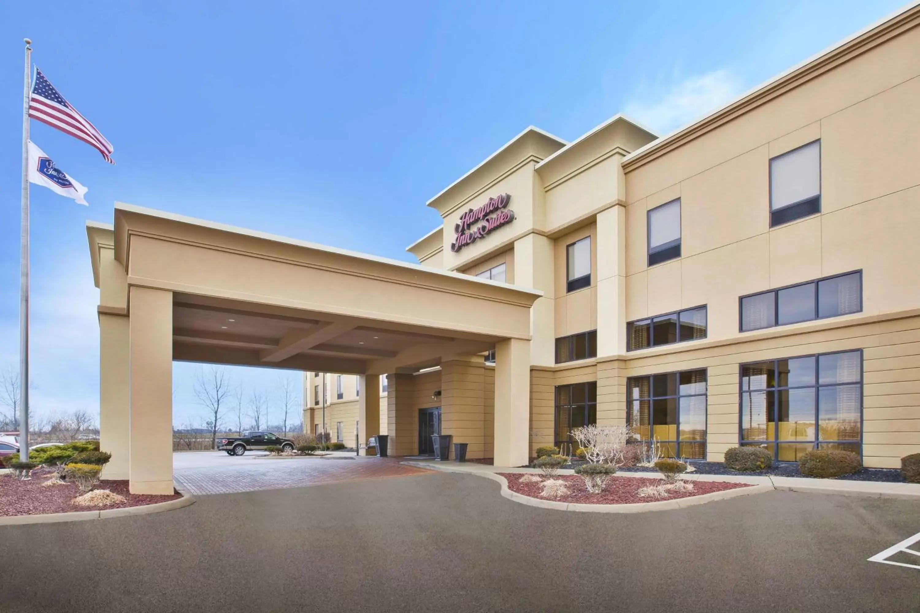 Property building in Hampton Inn & Suites Springboro Property building in Hampton Inn & Suites Springboro