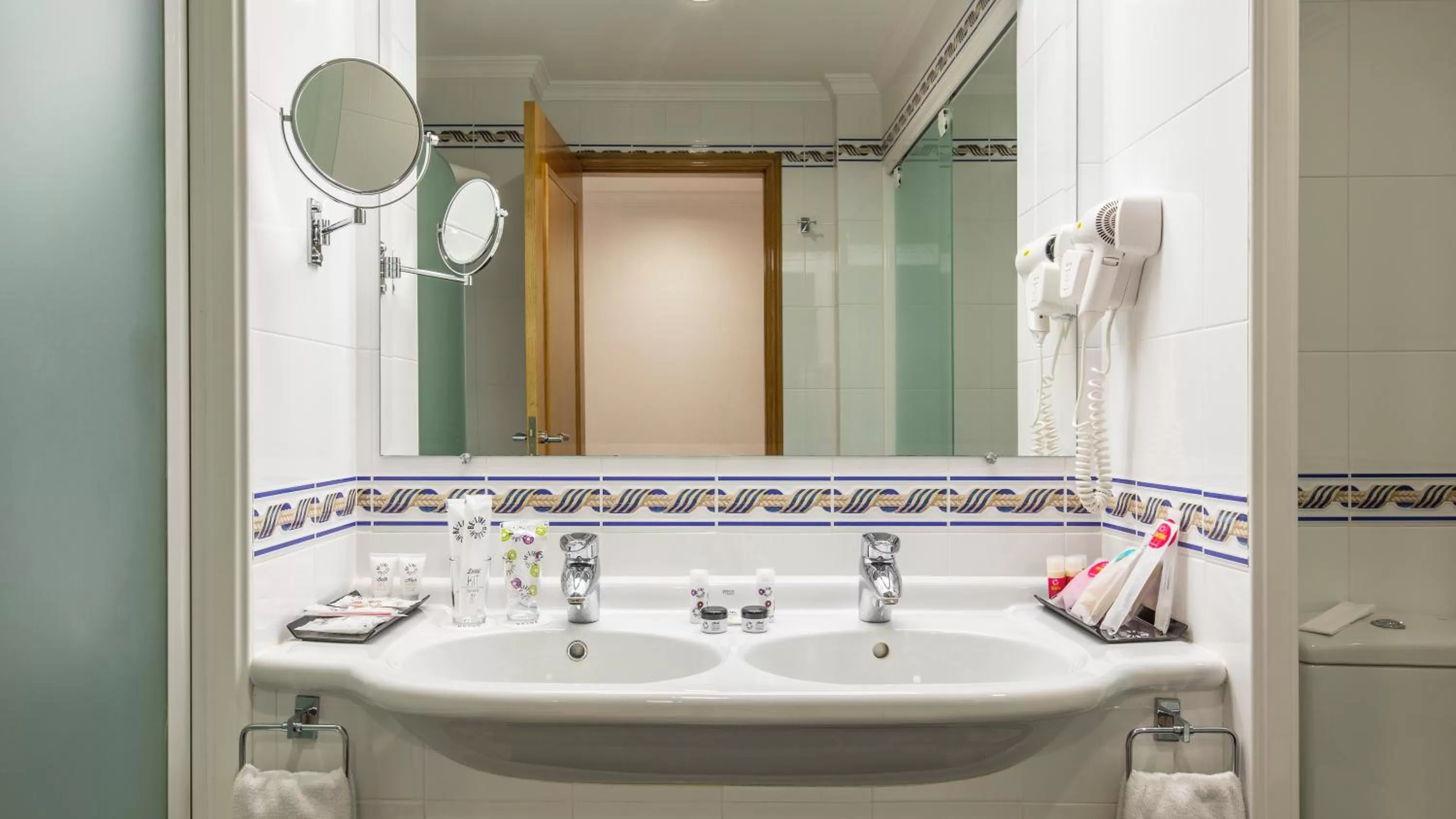 Double Room with Sea View (2 Adults + 2 Child) in Ukino Palmeiras Village - 24h All Inclusive