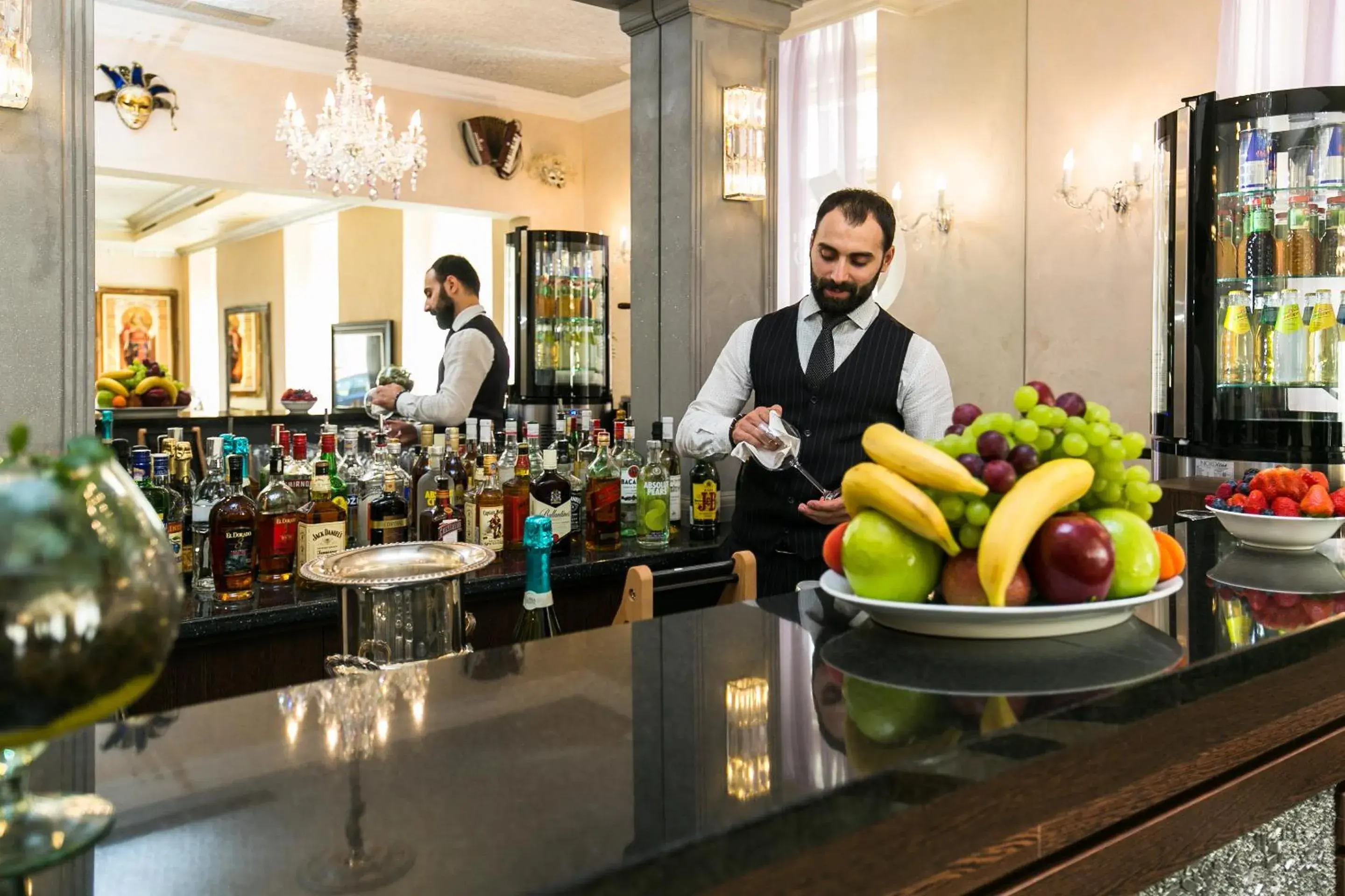 Lounge or bar in Myo Hotel Caruso