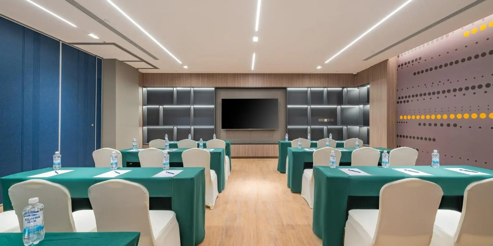 Meeting/conference room in Holiday Inn Express Taiyuan High Tech Zone, an IHG Hotel