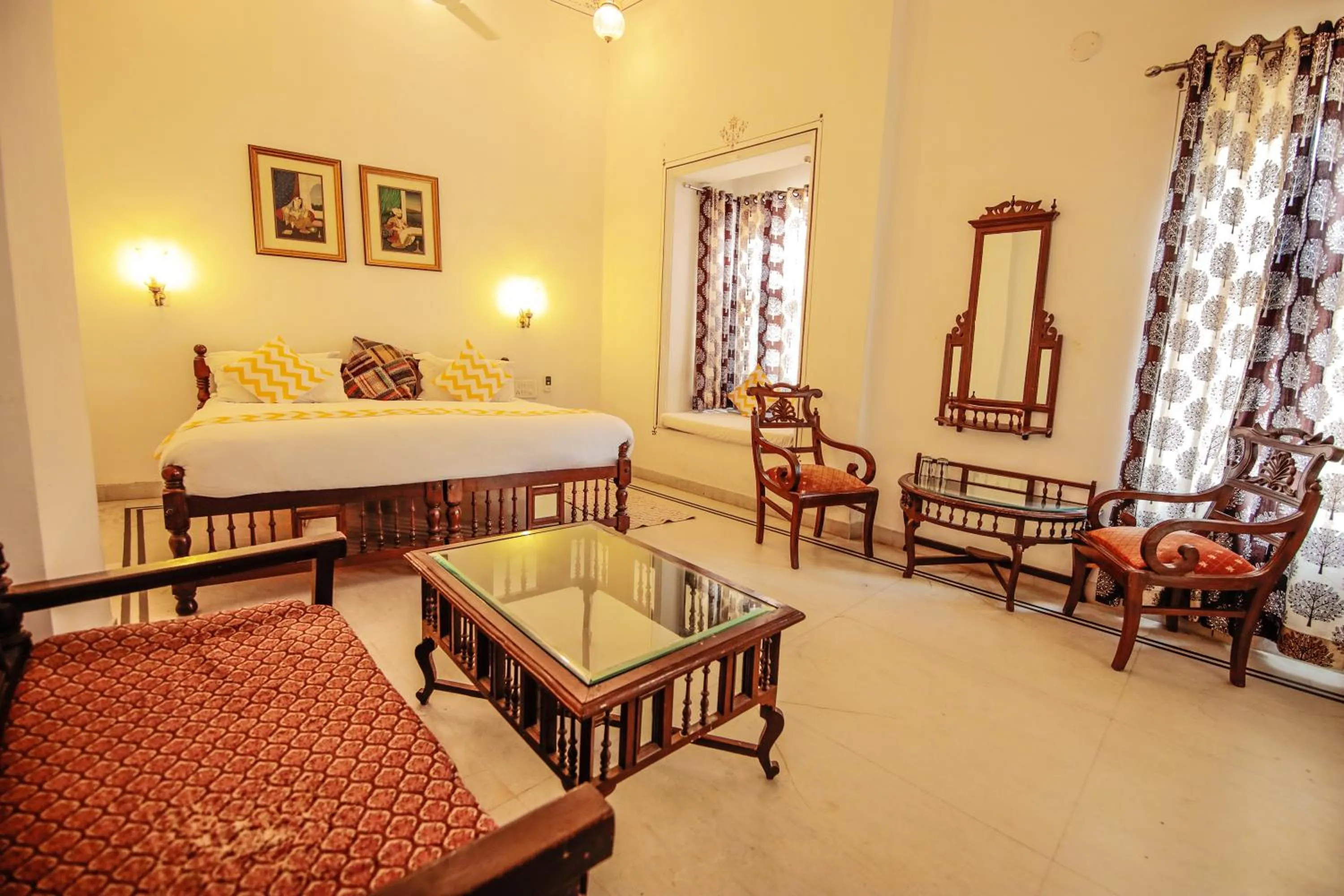 Photo of the whole room, Bed in Hotel Devraj Niwas on Lake Pichola