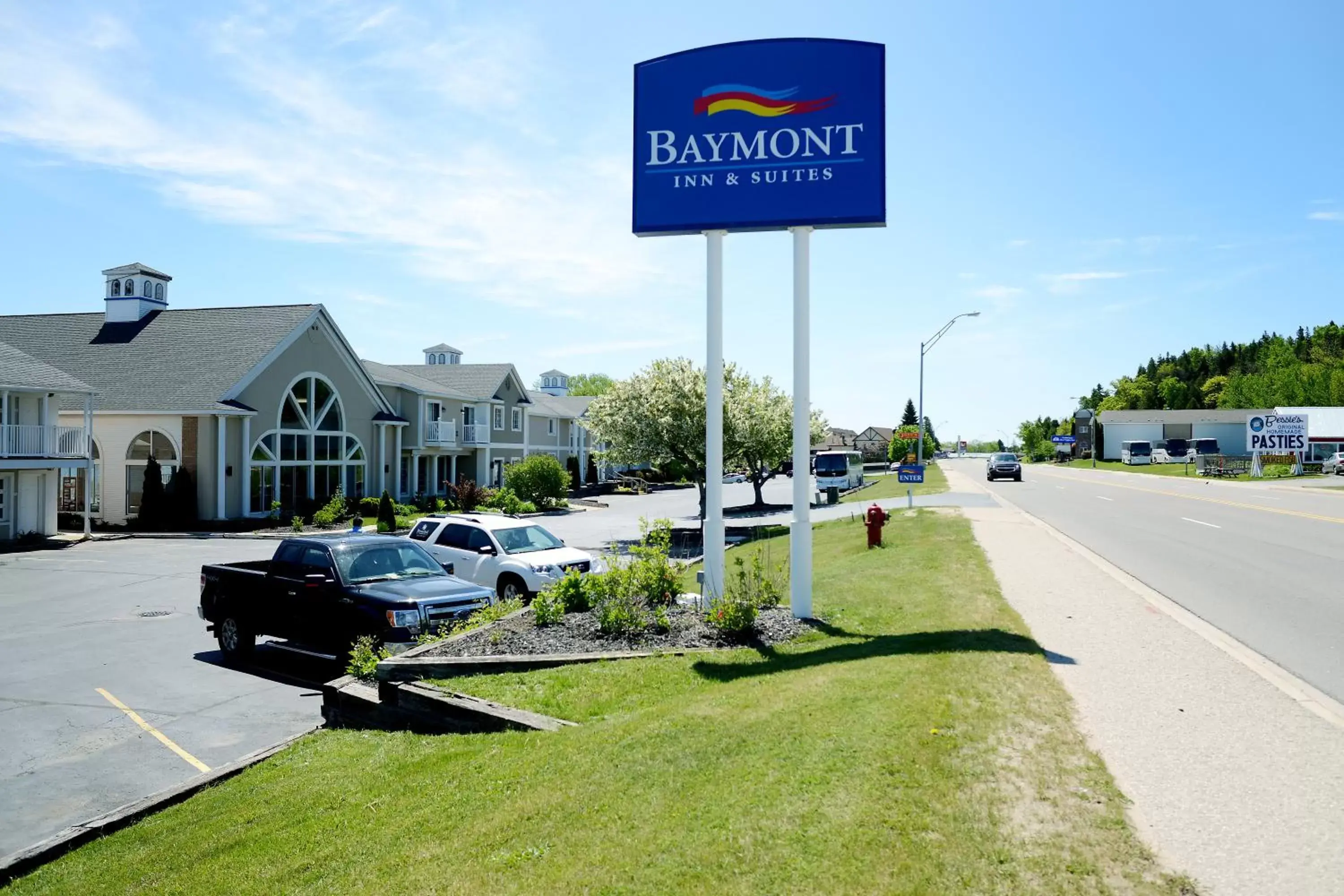 Nearby landmark, Property Building in Baymont by Wyndham St. Ignace Lakefront