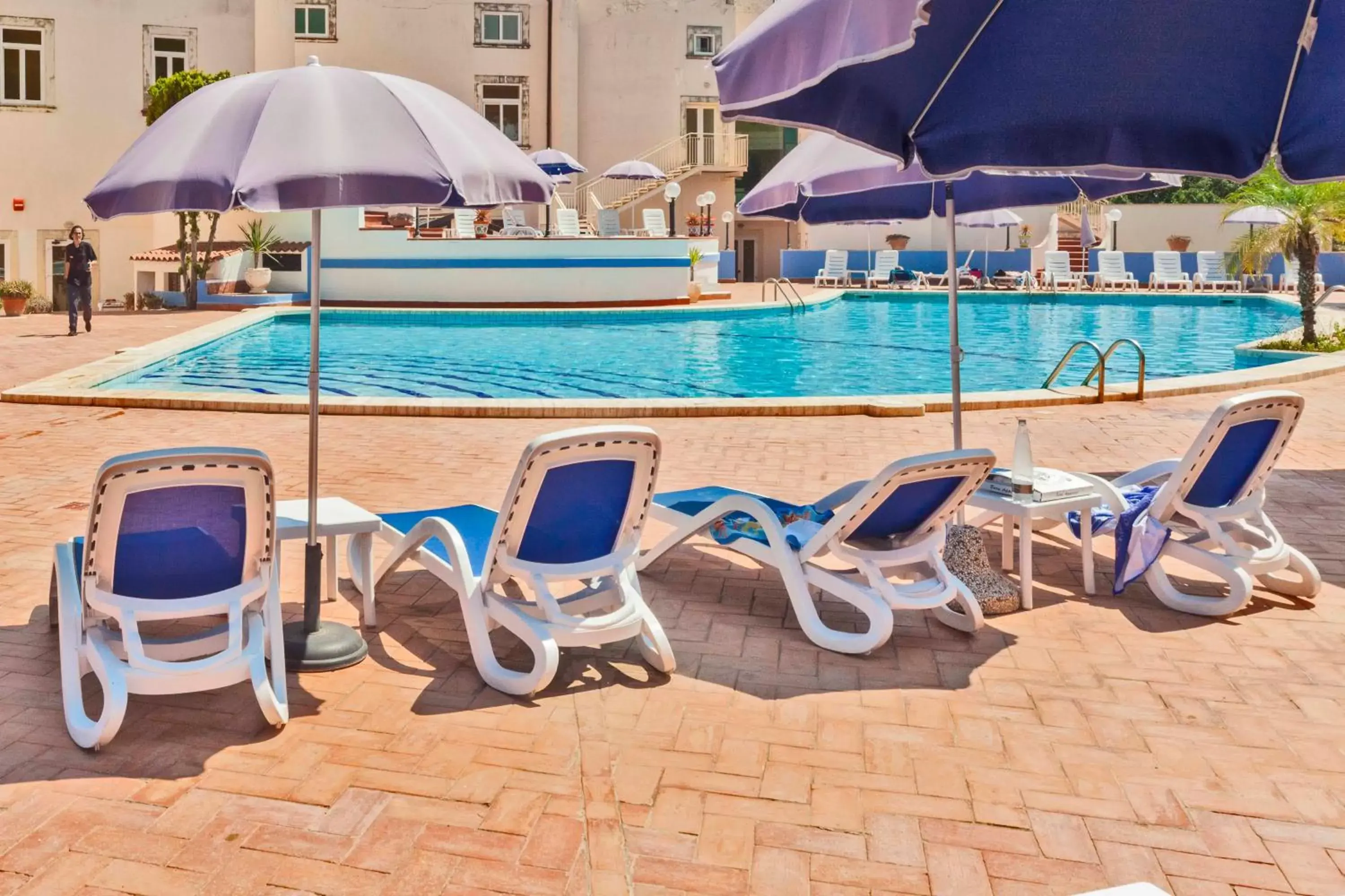 Solarium, Swimming Pool in Grand Hotel Villa Politi