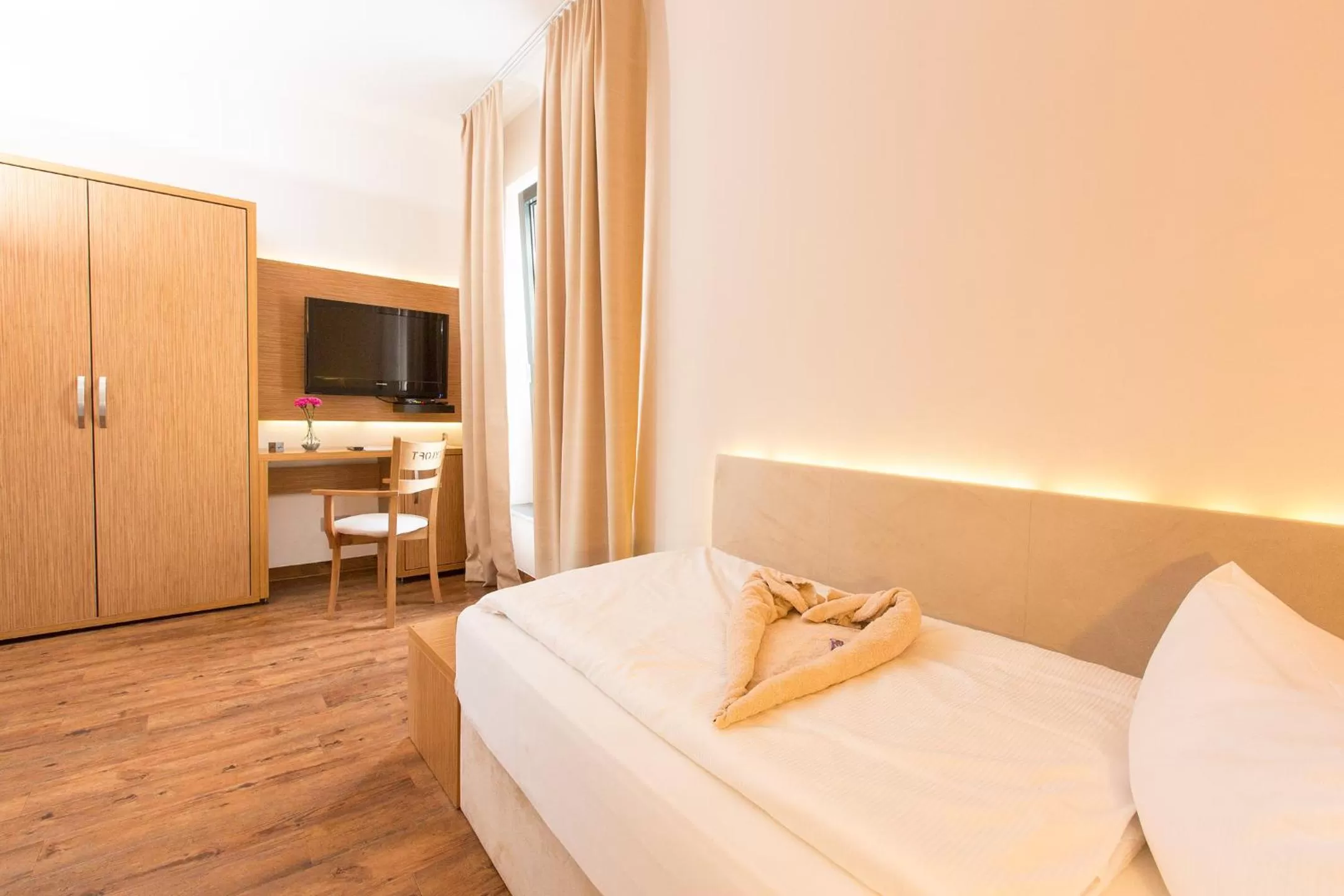 Photo of the whole room, Bed in T3 Hotel Cityloft