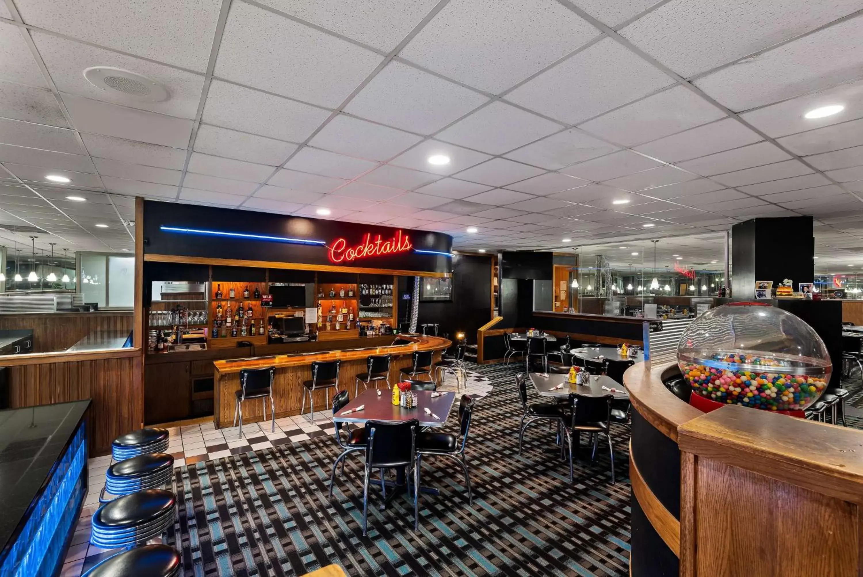 Restaurant/places to eat, Lounge/Bar in Wyndham Garden Ankeny
