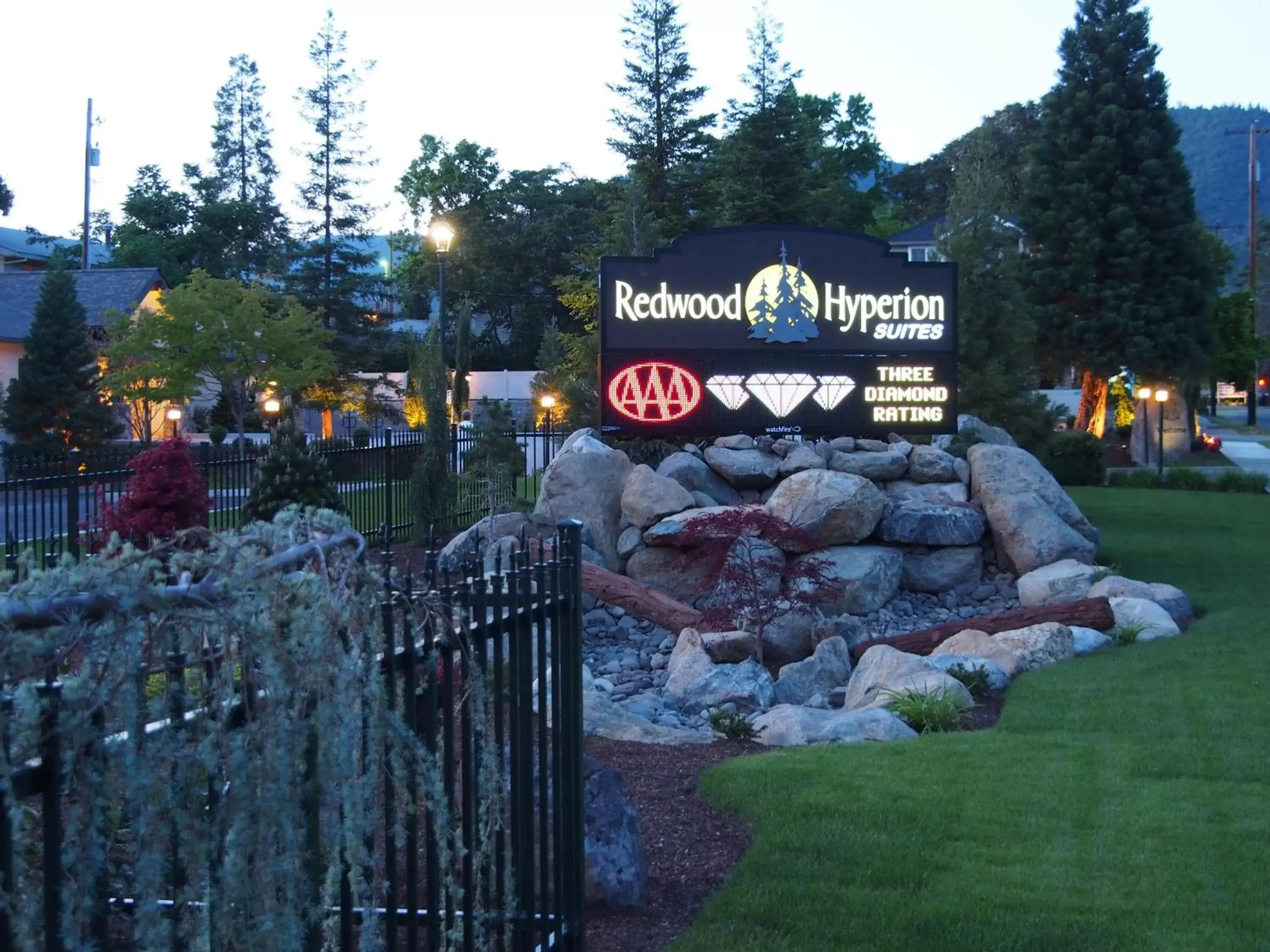 Area and facilities, Property Building in Redwood Hyperion Suites