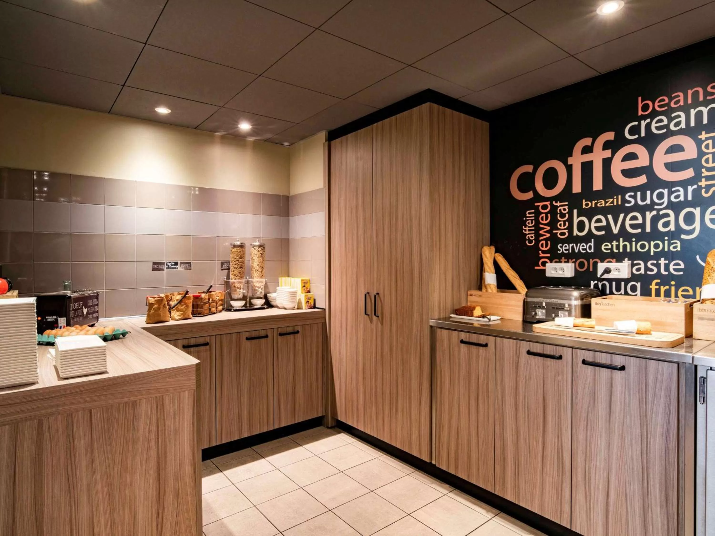 Restaurant/places to eat in ibis Tours Centre Gare