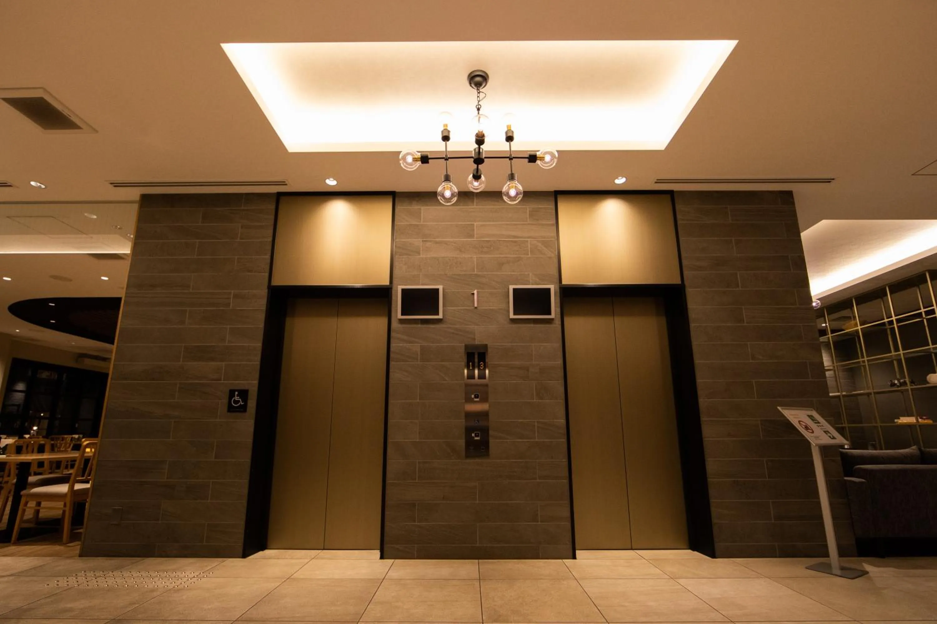 Area and facilities in Quintessa Hotel Osaka Shinsaibashi Comic & Books