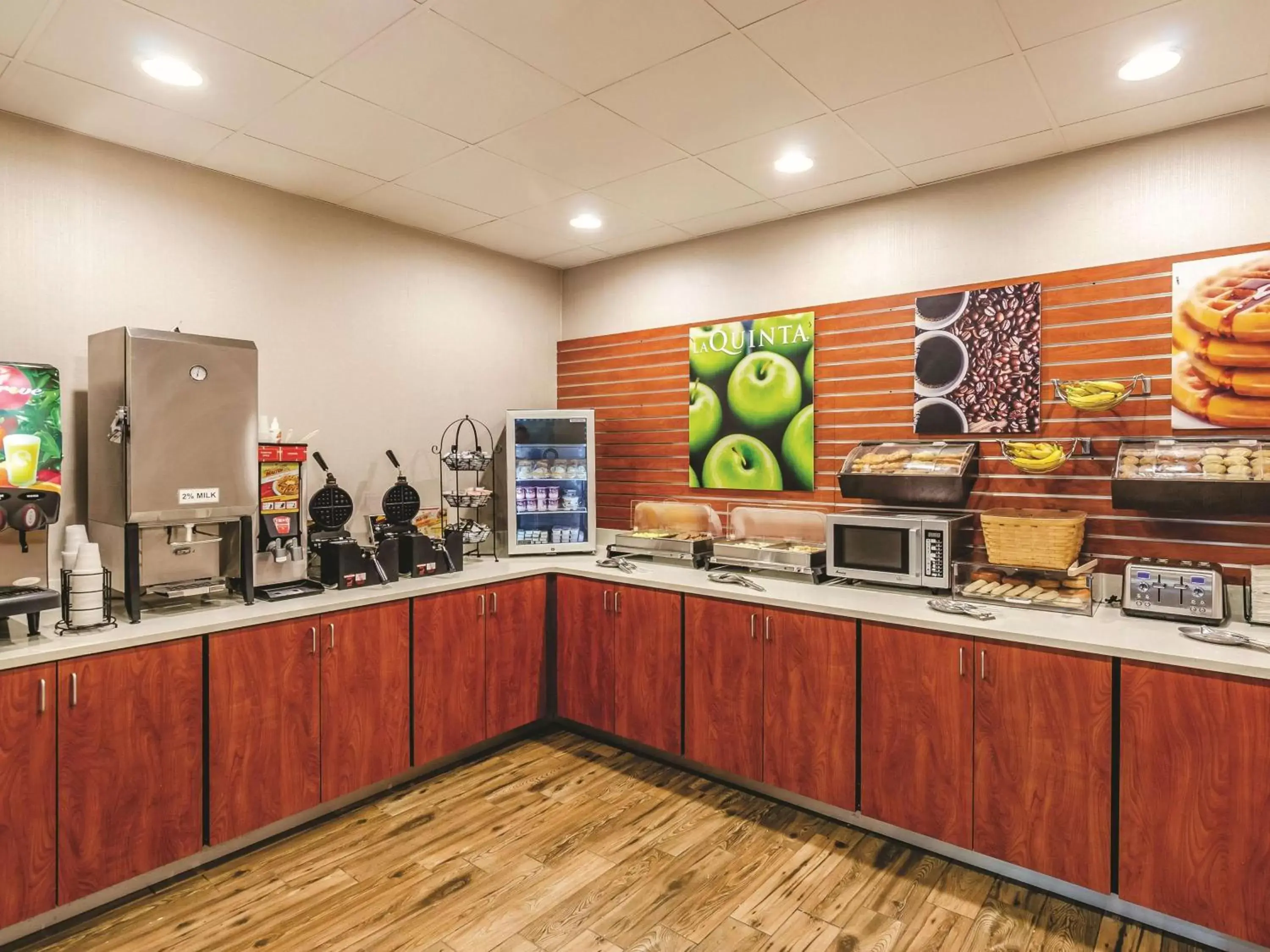 Restaurant/places to eat in La Quinta by Wyndham Boone Restaurant/places to eat in La Quinta by Wyndham Boone