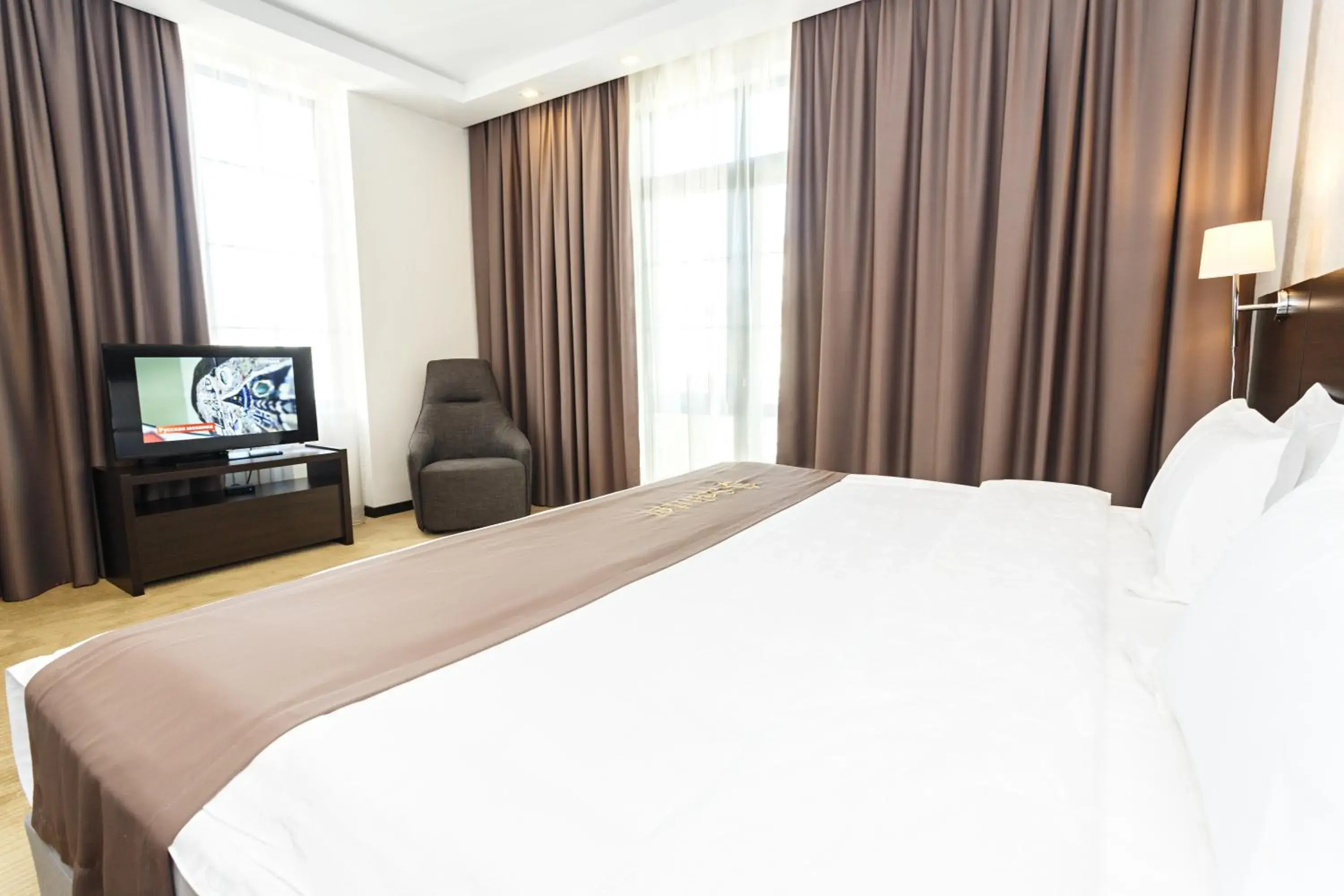 Bedroom, Bed in Solutel Hotel