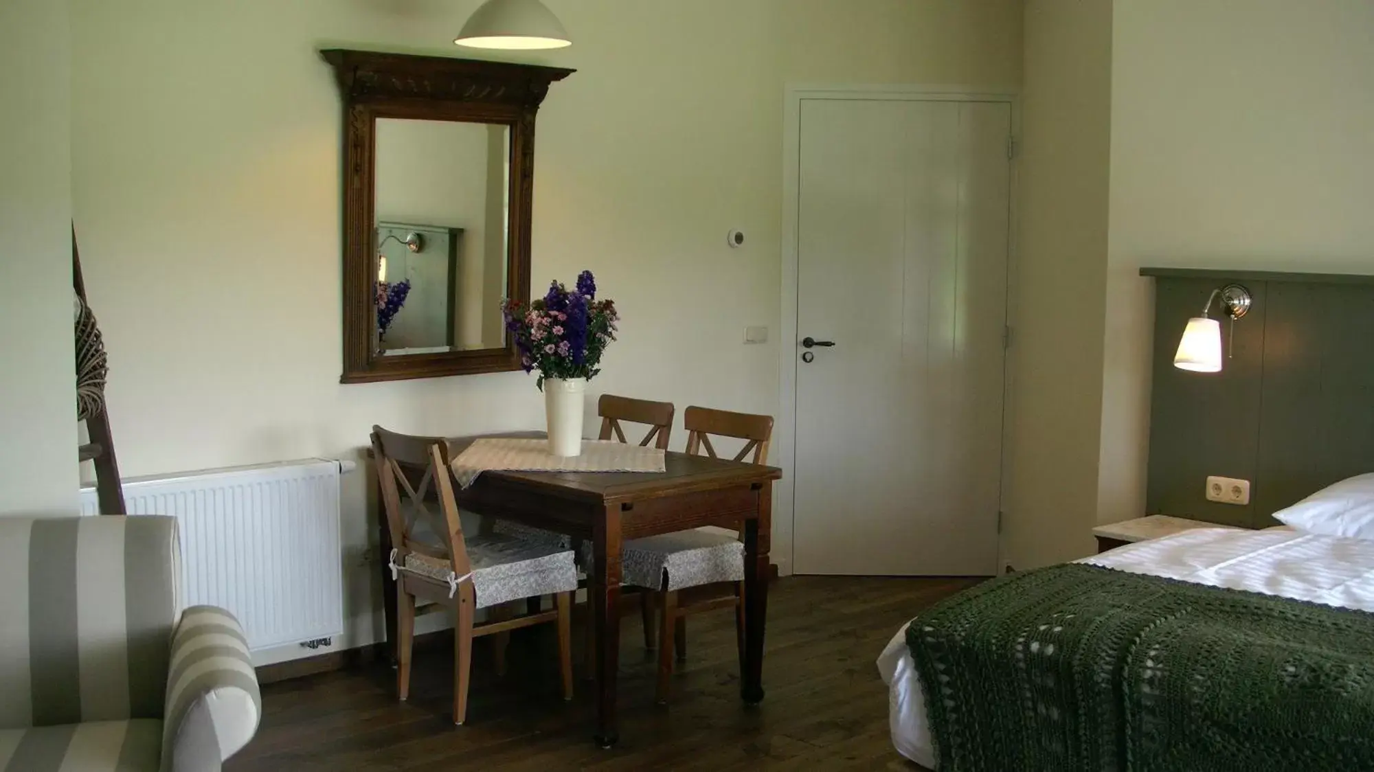 Photo of the whole room, Dining Area in De Turfstaeker