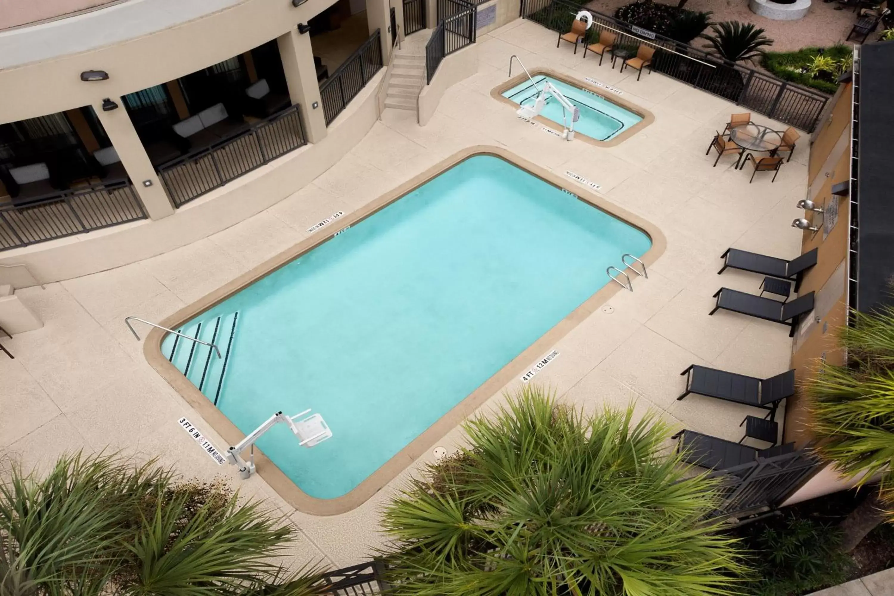 Swimming pool, Pool View in Courtyard by Marriott Houston Medical Center/NRG Park