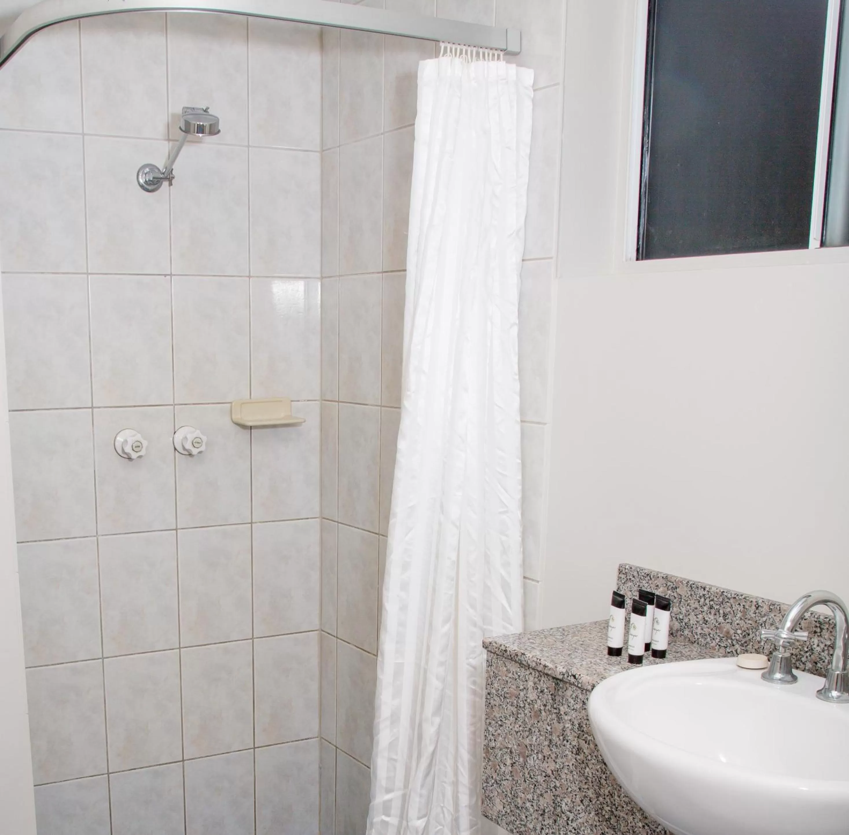 Bathroom in Cullen Bay Resorts