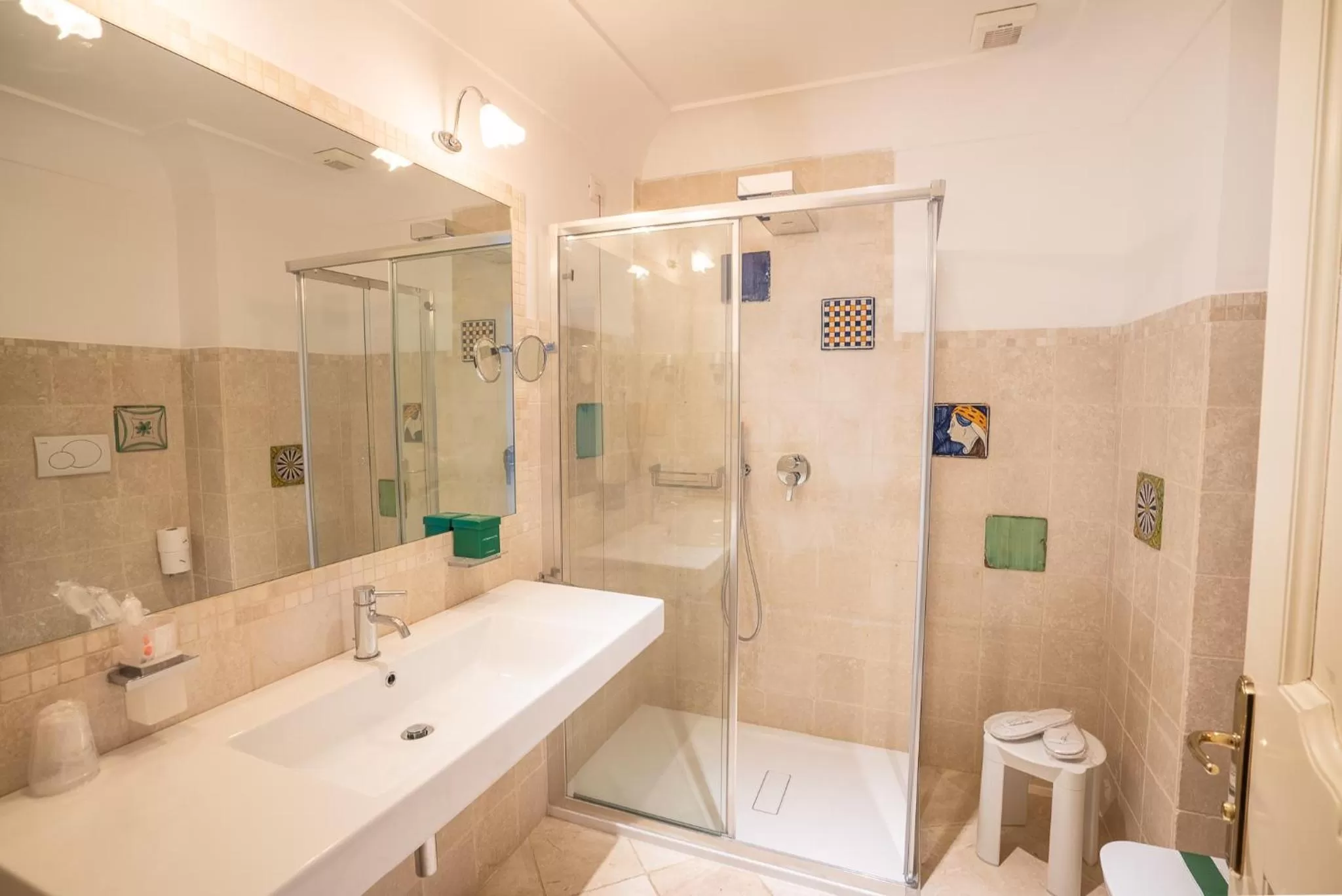 Shower in Covo dei Saraceni