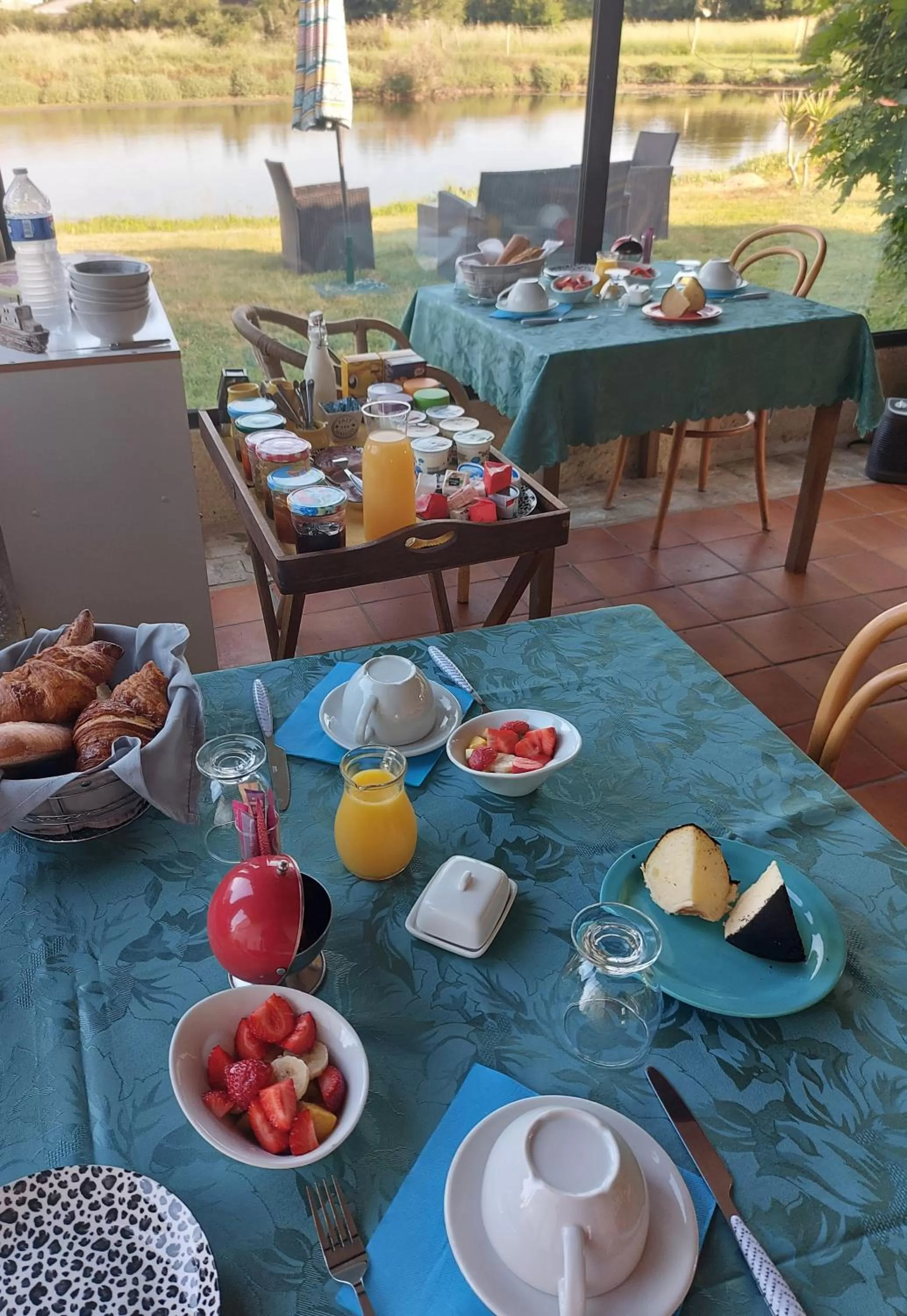 Breakfast in MOULIN DE MAUZAC