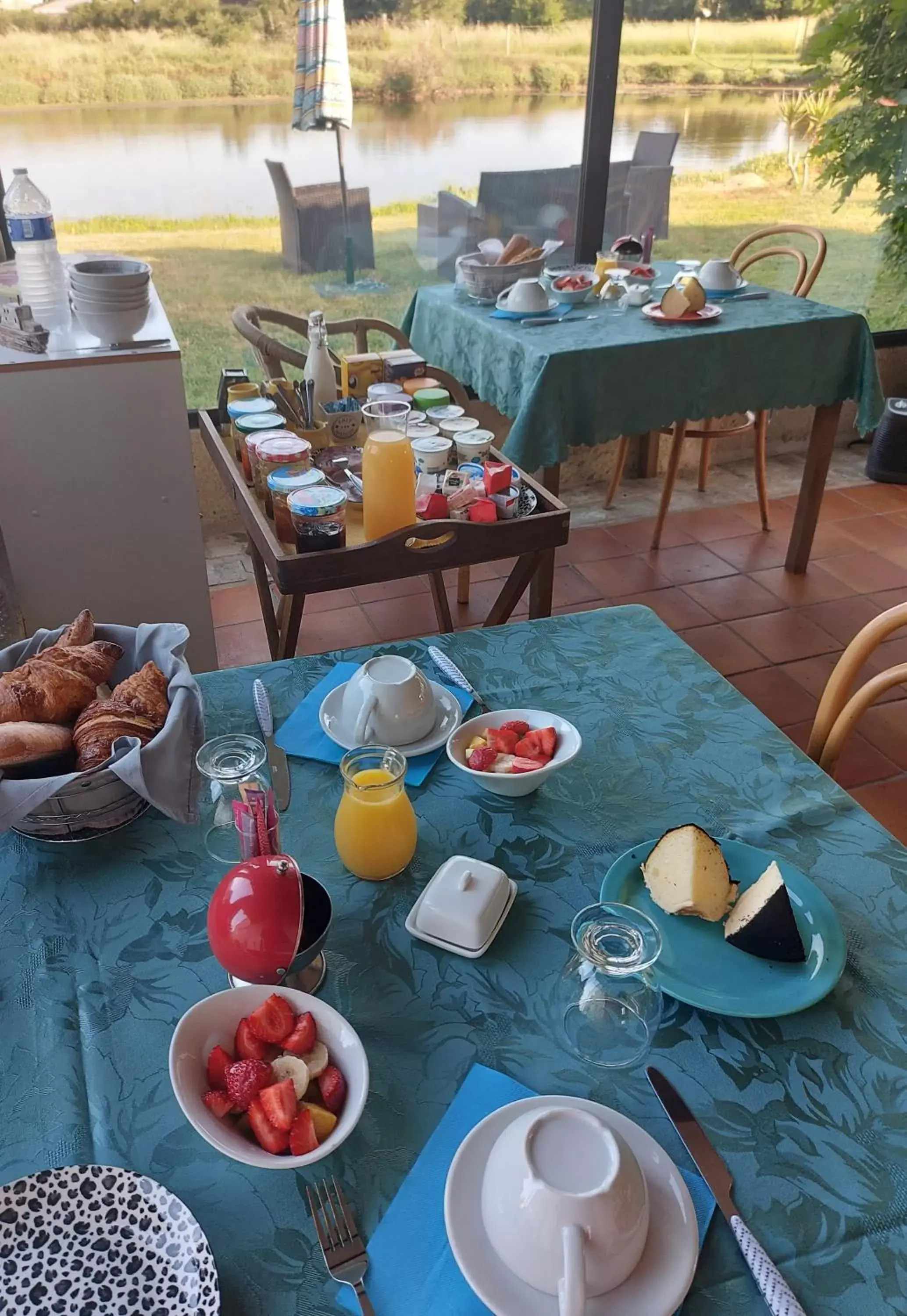 Breakfast in MOULIN DE MAUZAC