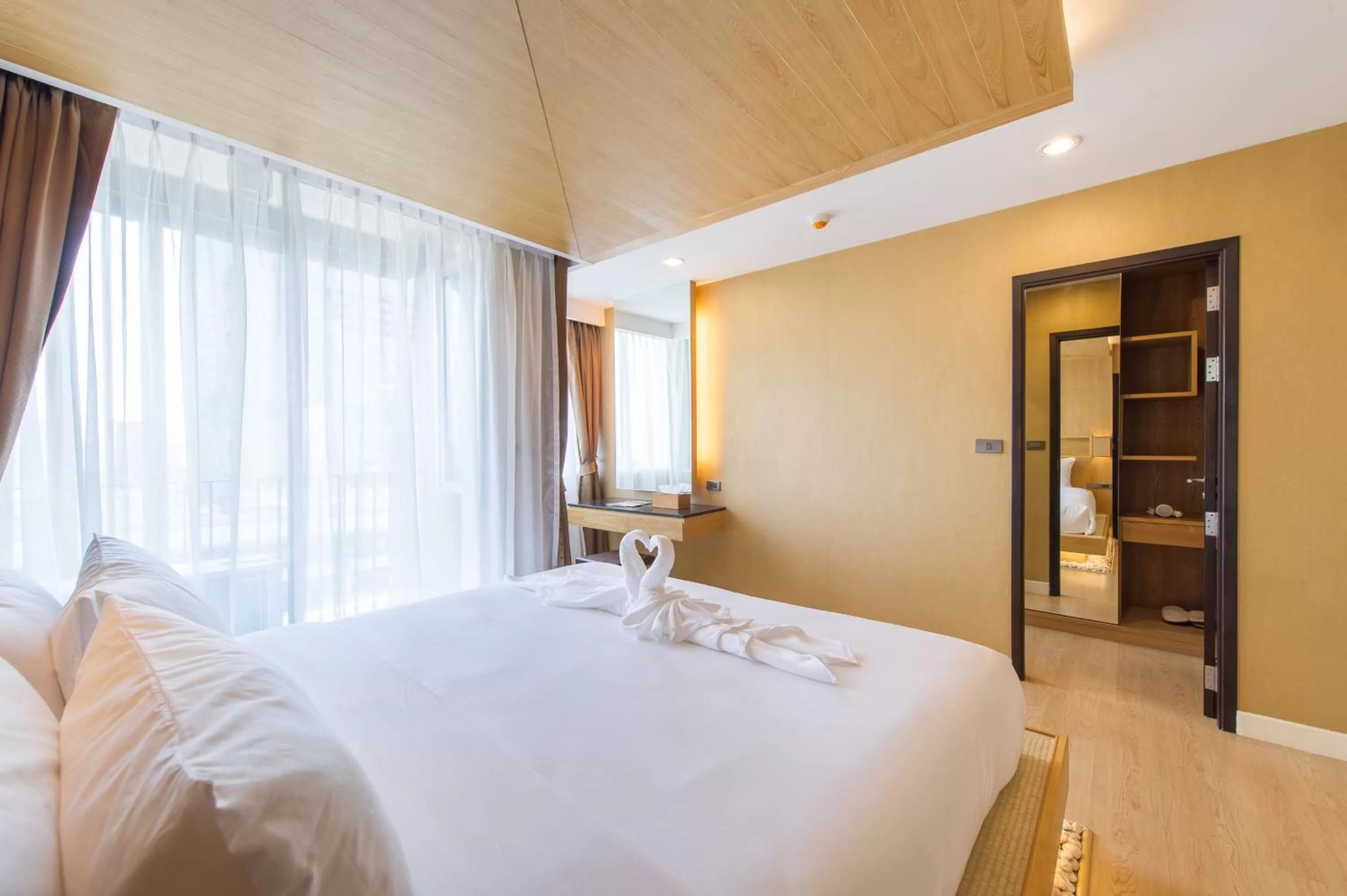 Bedroom, Bed in Zenniq