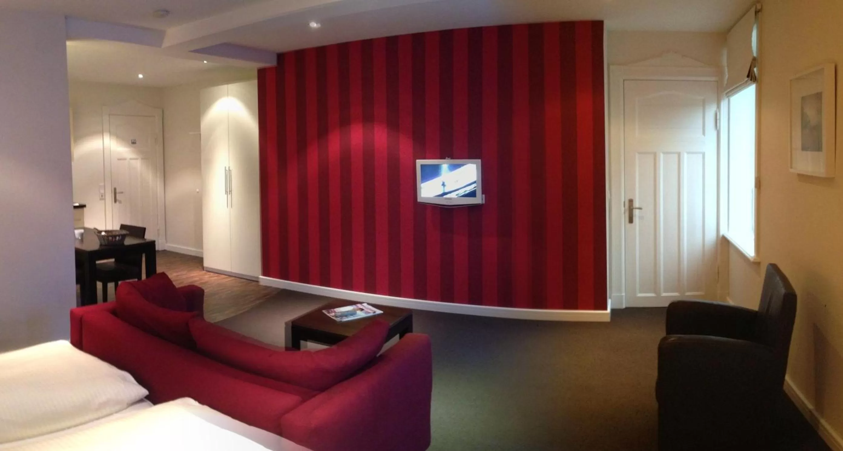 TV and multimedia, Bed in Hotel Insel Pension