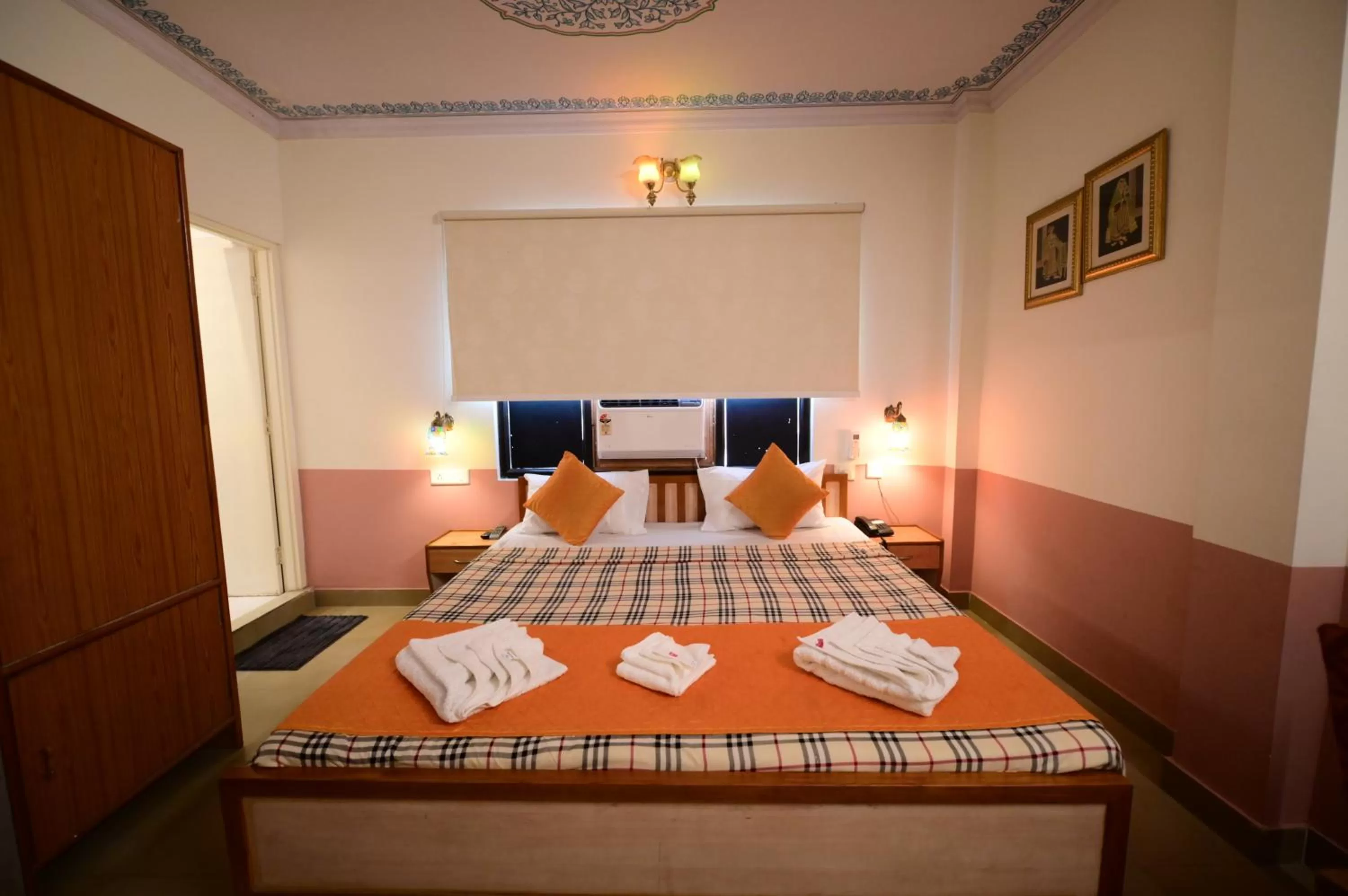 Bed in Chitra Katha - A Story Per Stay