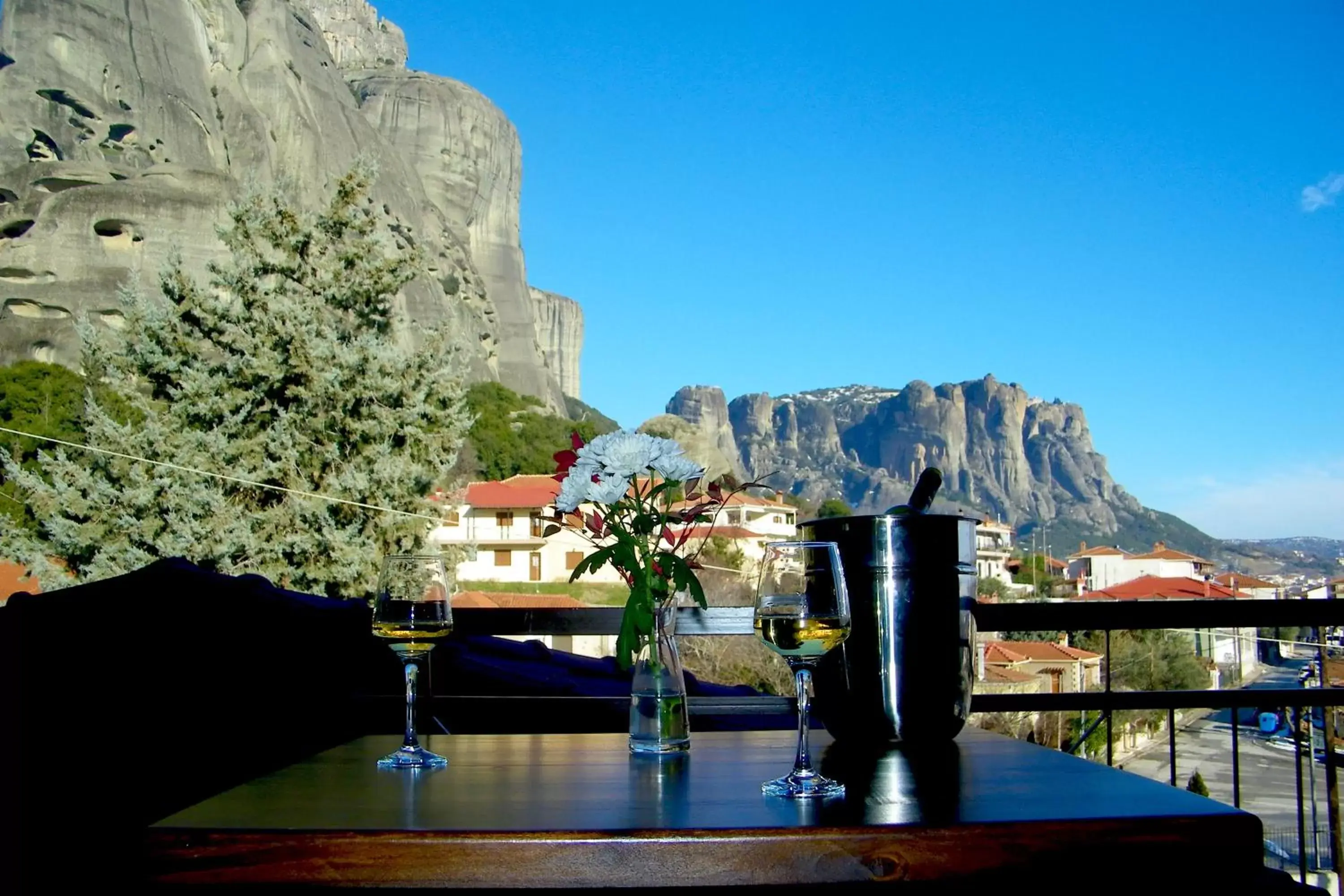 Balcony/Terrace, Mountain View in Theatro Hotel Odysseon