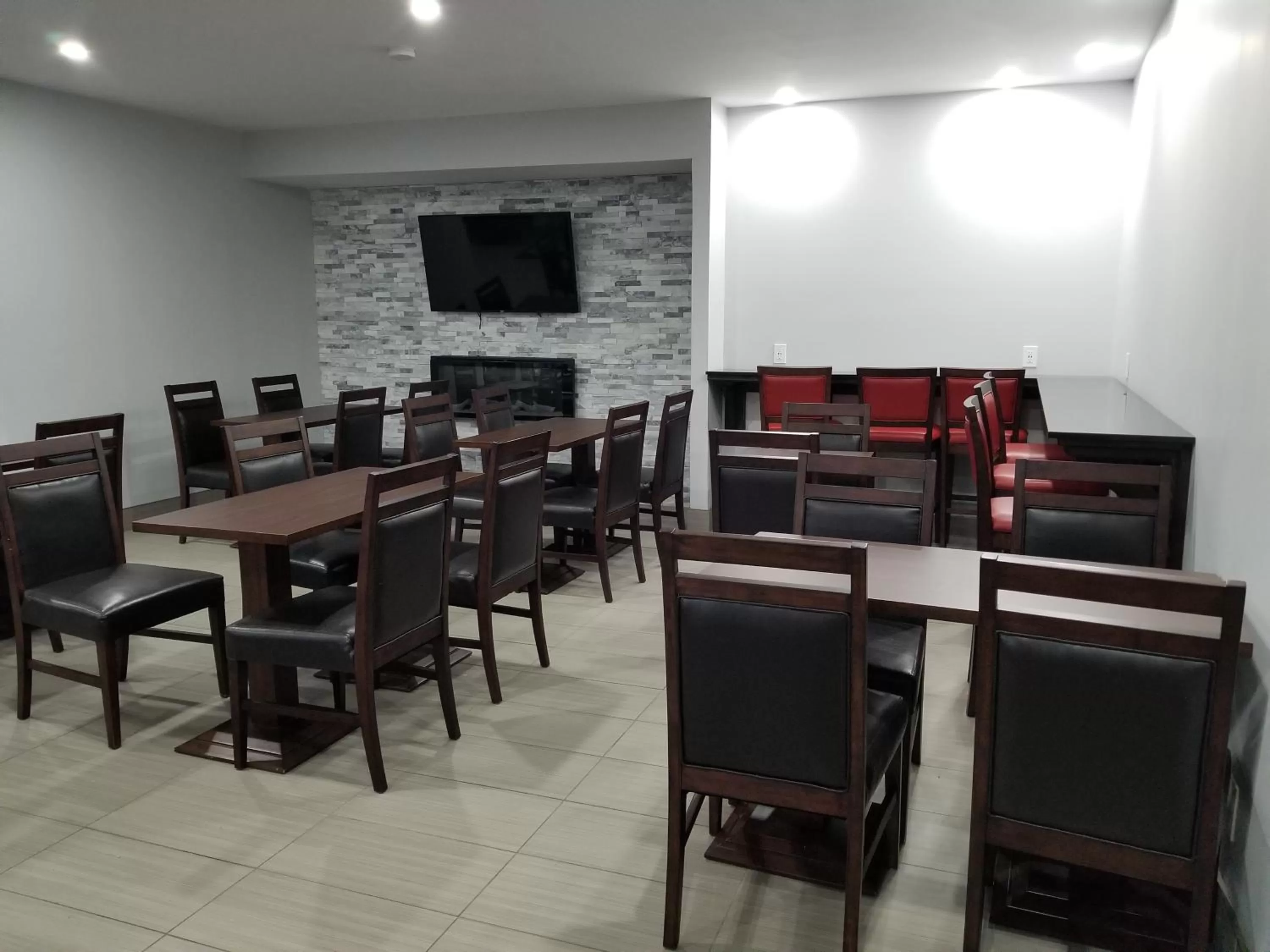 Breakfast in Super 8 by Wyndham Windsor/Dougall