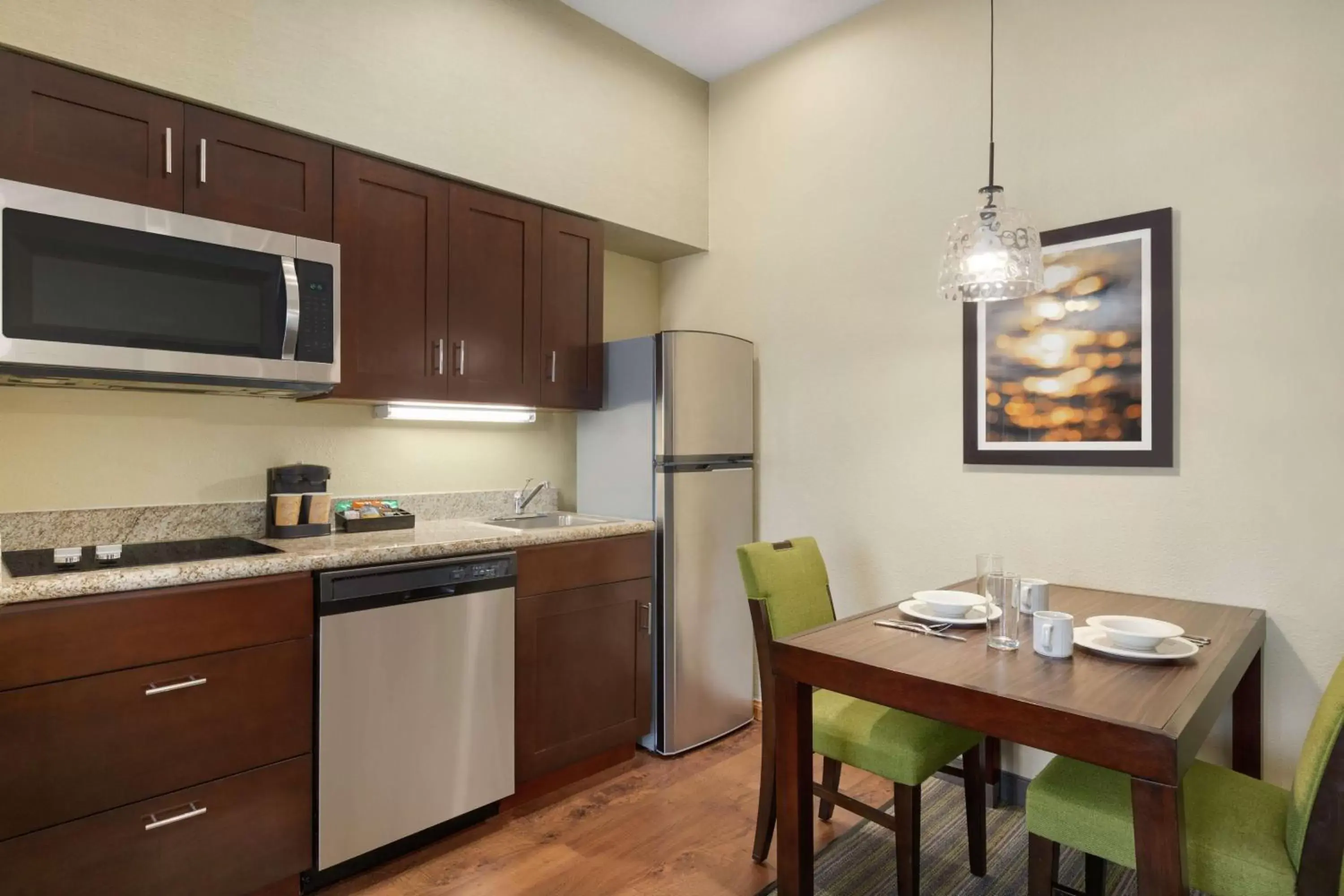 Kitchen or kitchenette, Kitchen/Kitchenette in Homewood Suites by Hilton St. Petersburg Clearwater