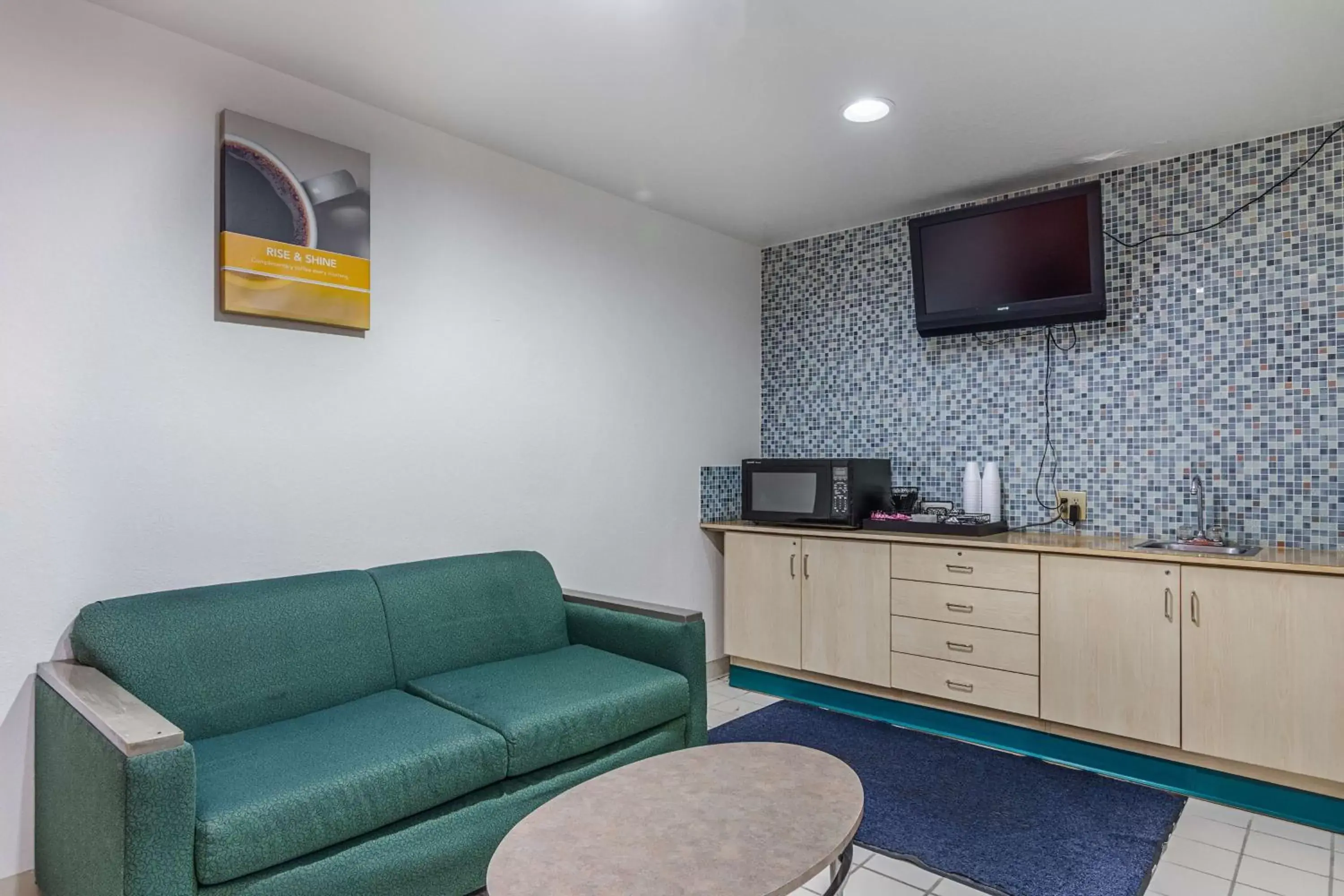 Lobby or reception, Seating Area in Motel 6-Mcalester, OK