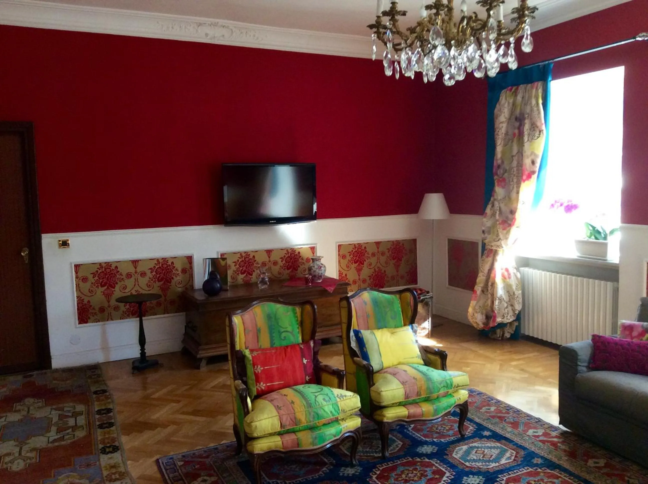 Communal lounge/ TV room in Hotel Ponte Sassi