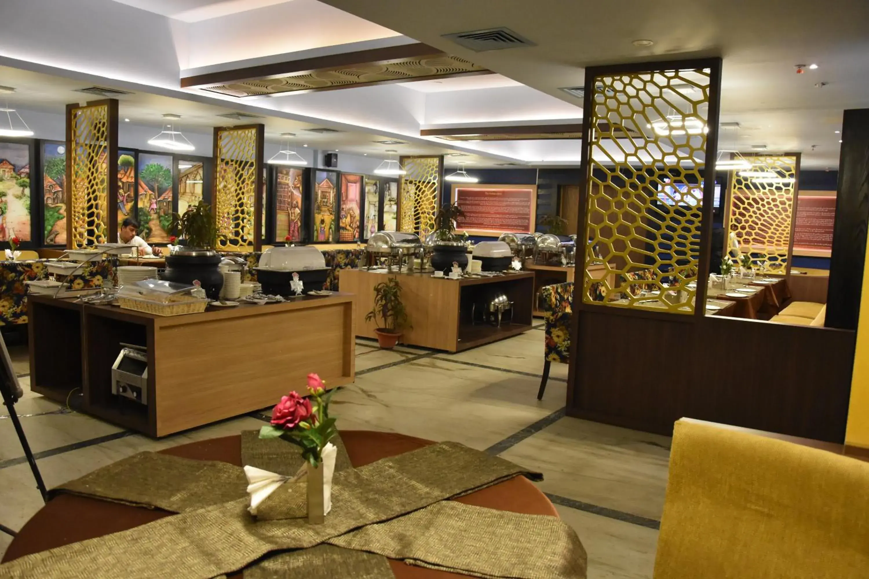 Restaurant/Places to Eat in Hotel Pushpak