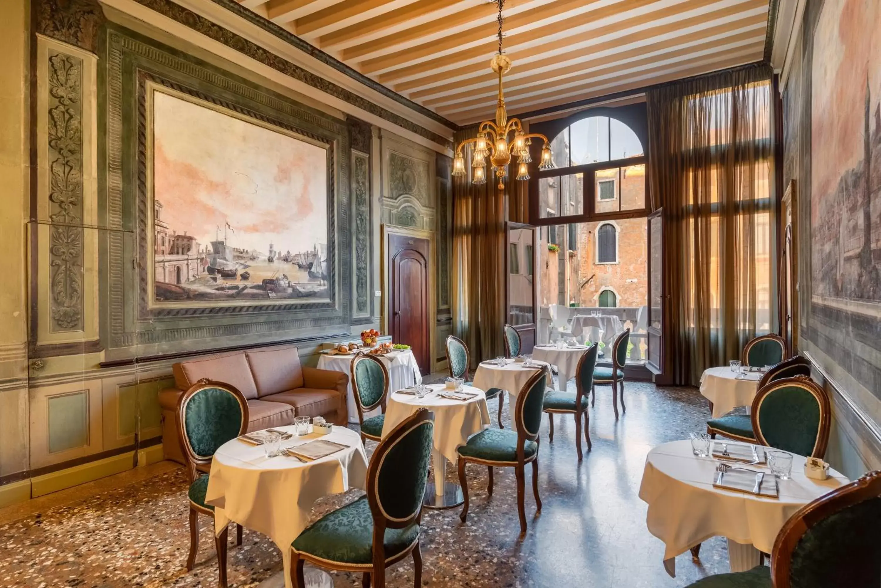 Lounge or bar, Restaurant/Places to Eat in Sogno di Giulietta e Romeo