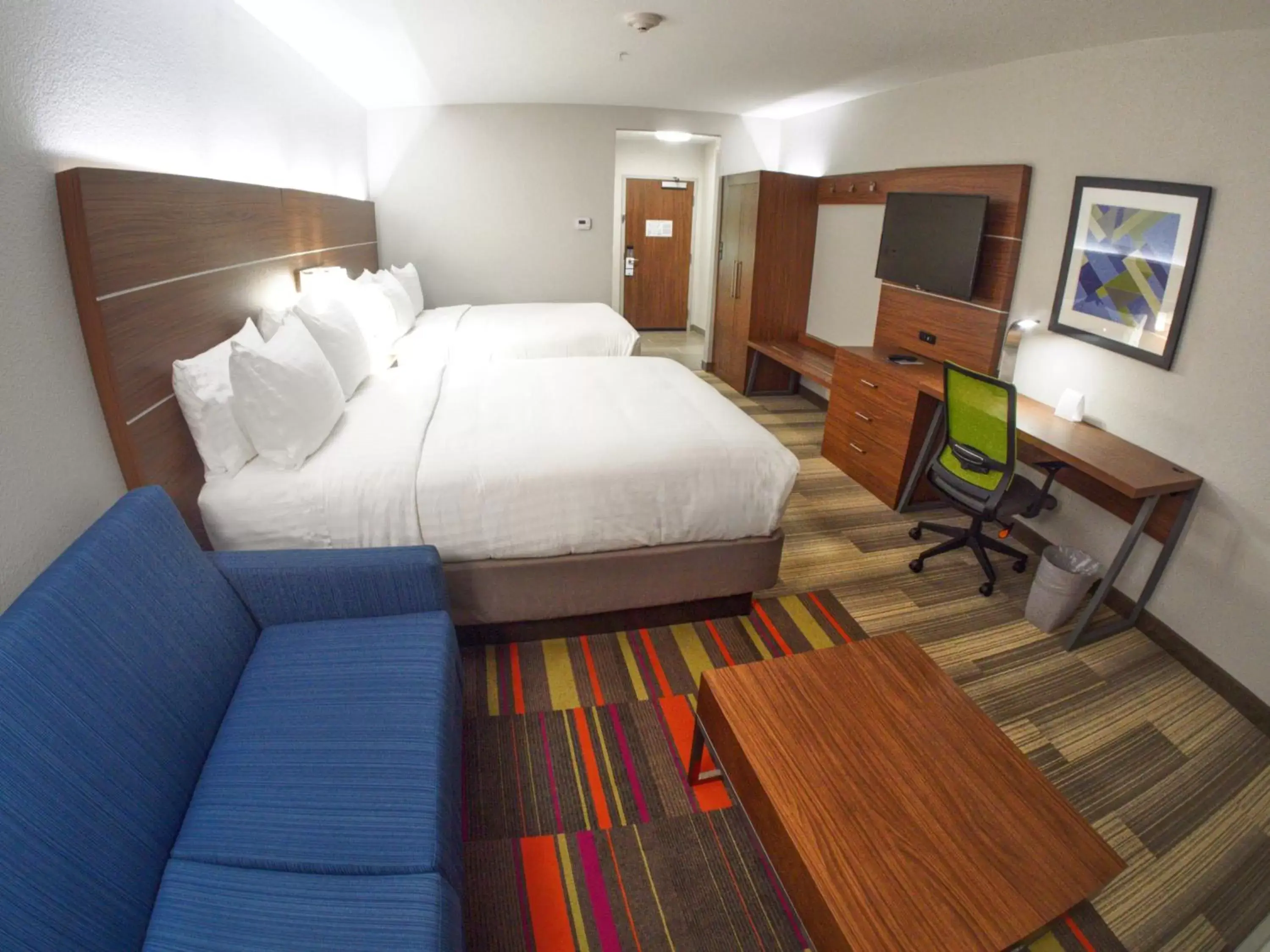 Photo of the whole room in Holiday Inn Express & Suites Moore, an IHG Hotel