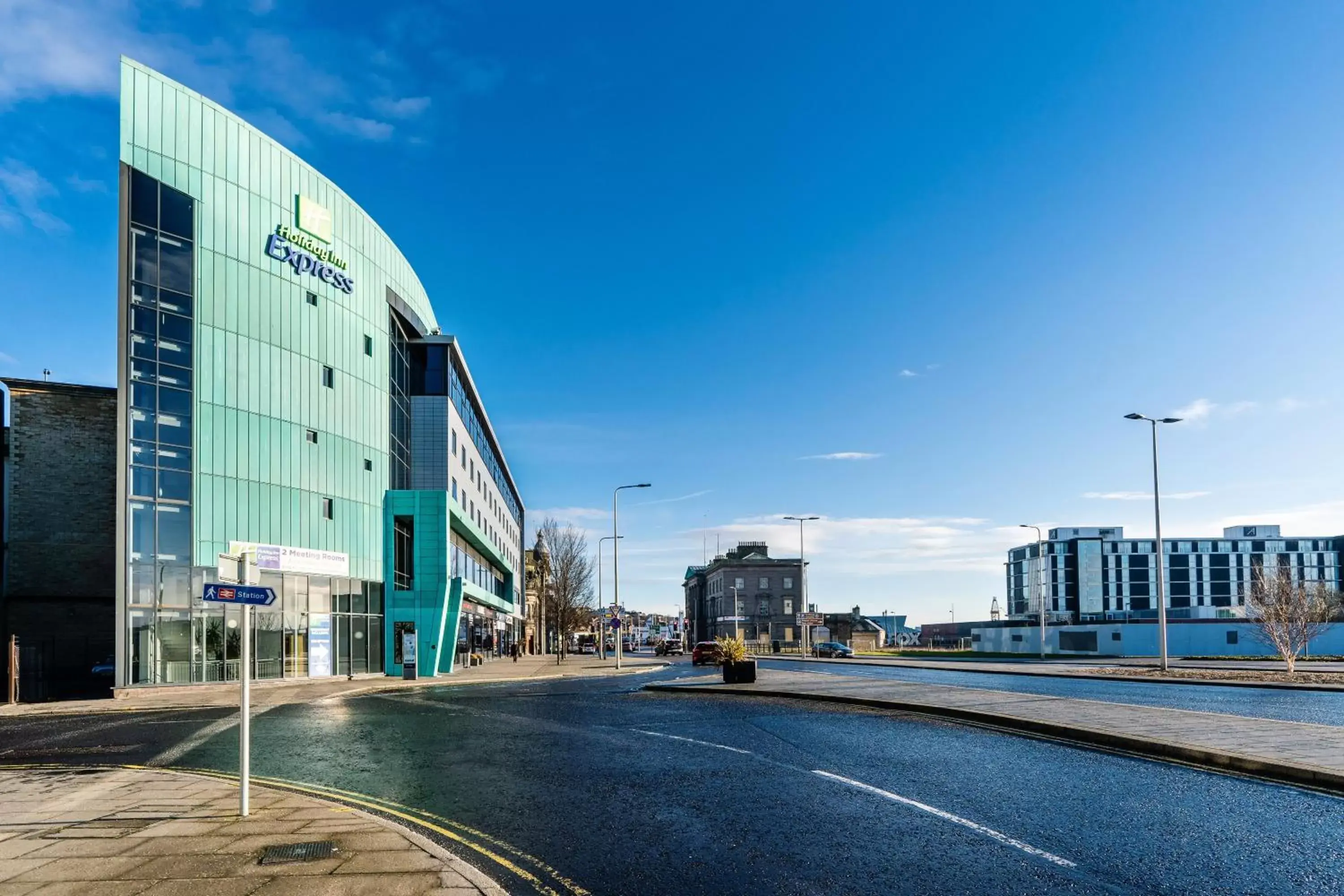 Property Building in Holiday Inn Express Dundee, an IHG Hotel