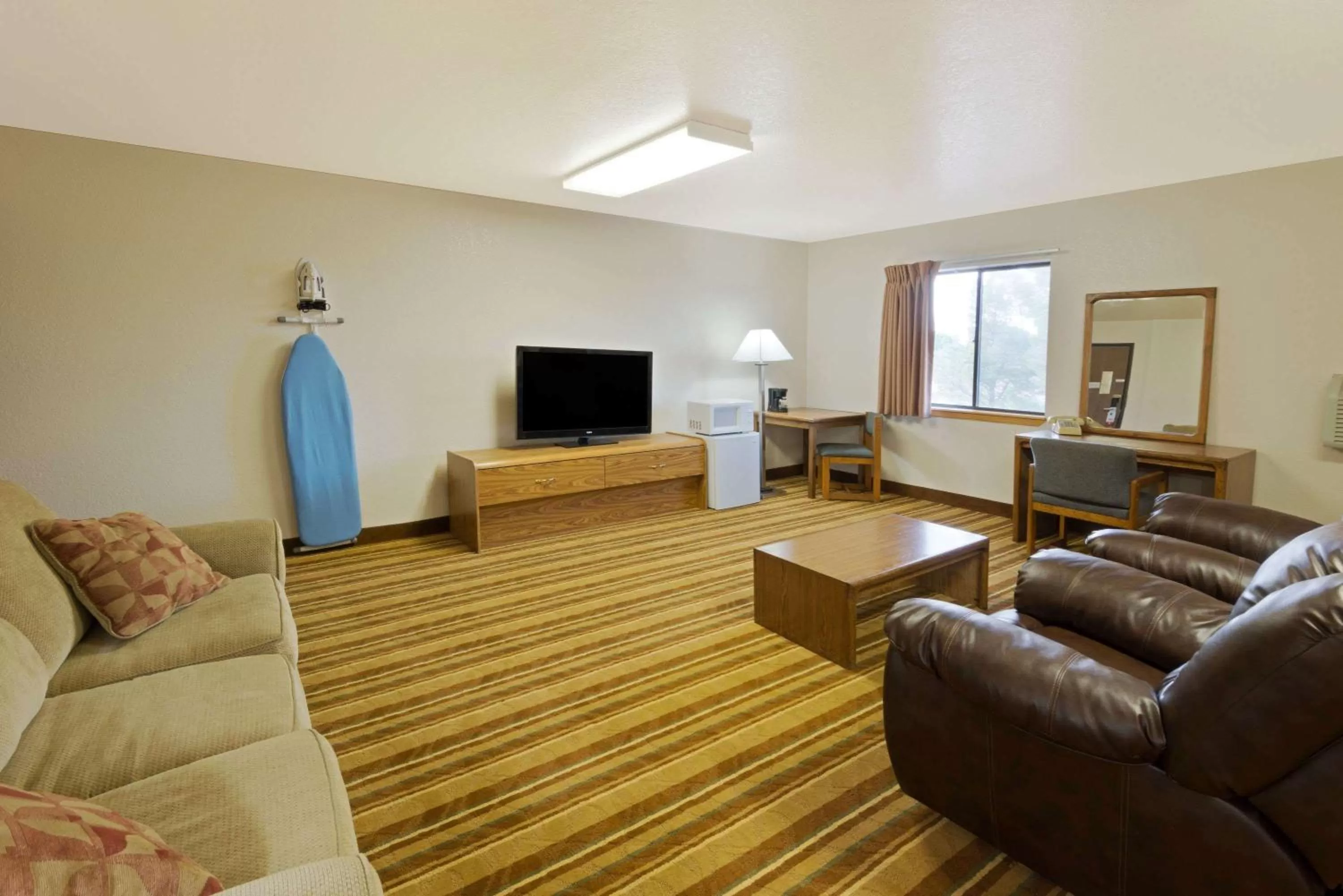 Photo of the whole room in Super 8 by Wyndham Las Cruces/White Sands Area
