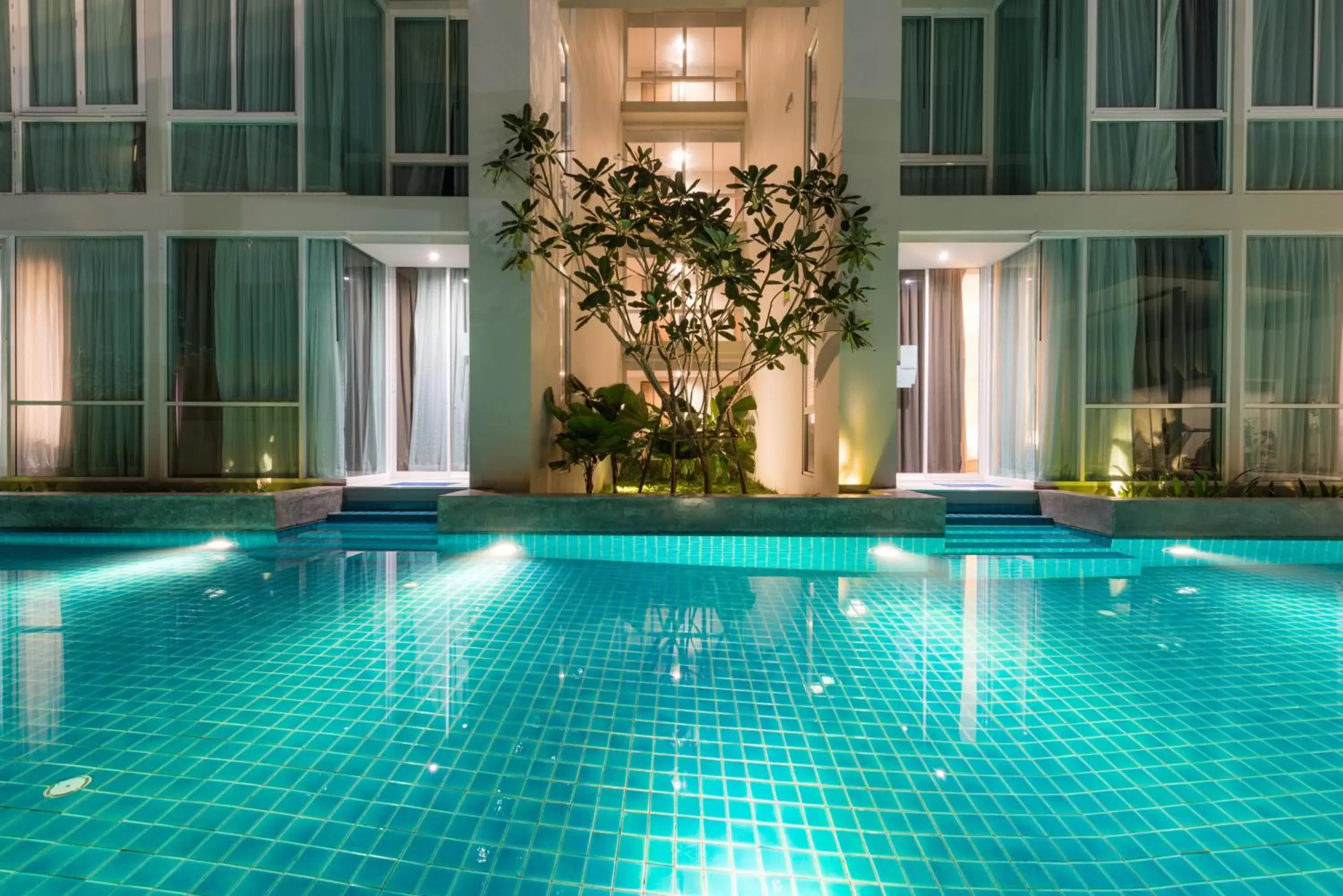 Swimming pool, Property Building in Grand Vista Hotel Chiangrai-SHA Extra Plus