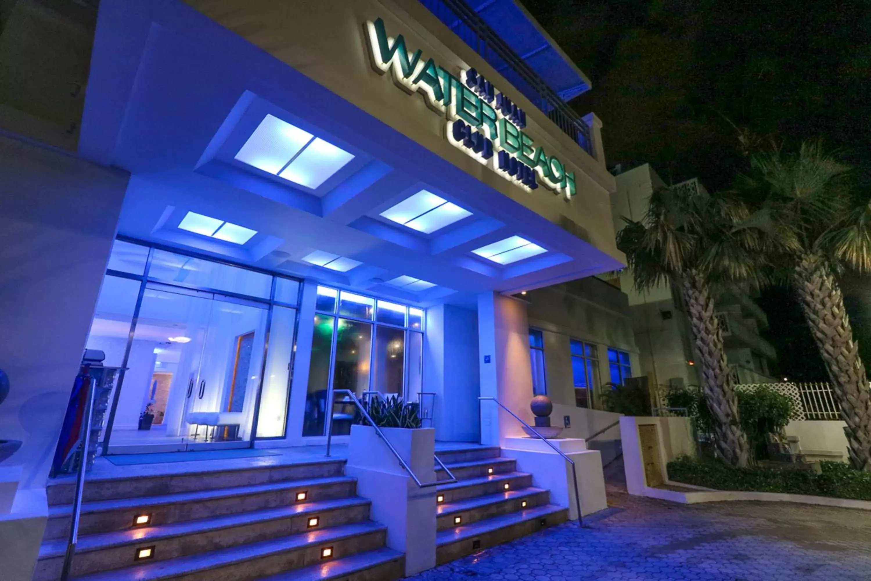 Facade/entrance, Property Building in San Juan Water & Beach Club Hotel