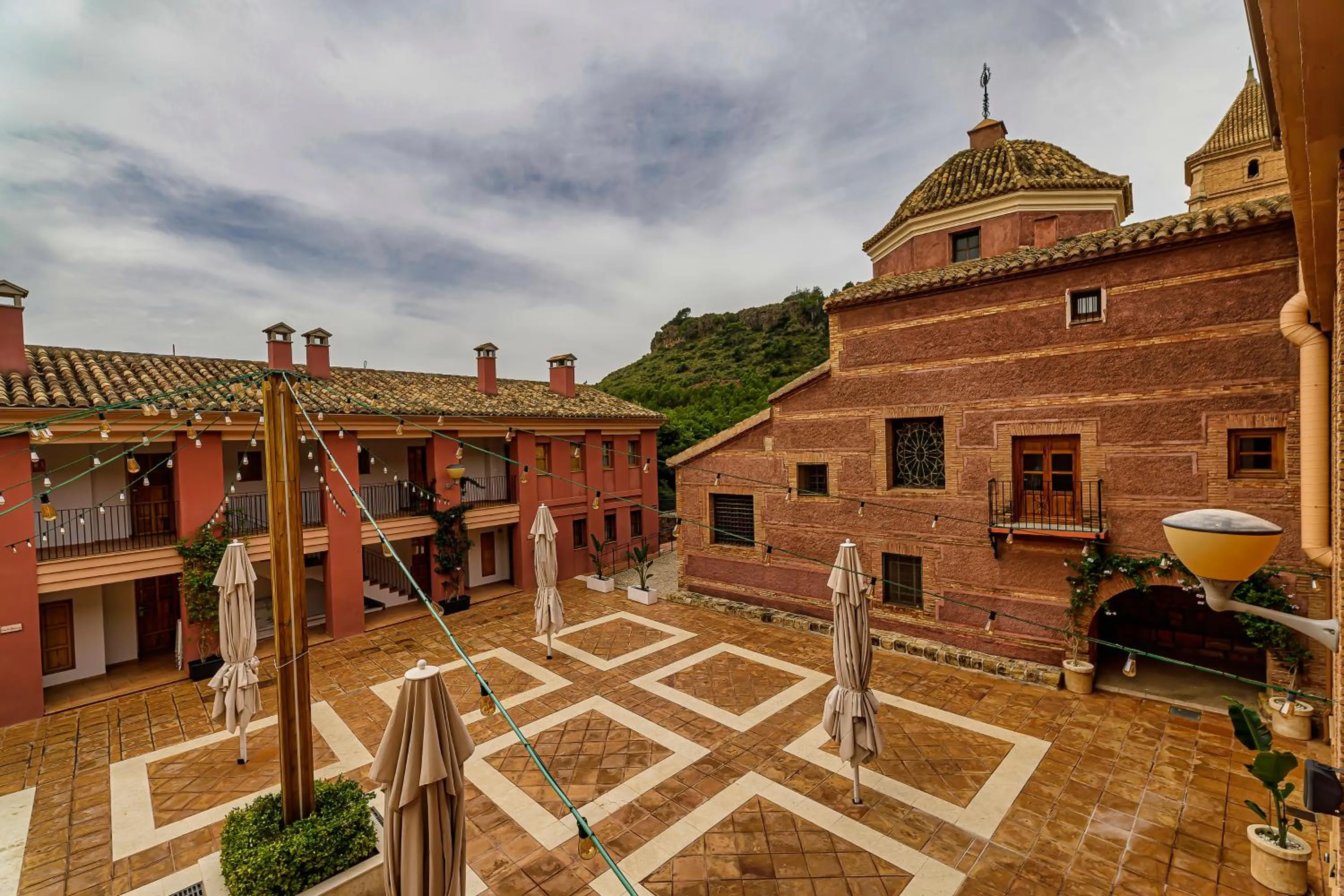 Property building in Jardines de La Santa